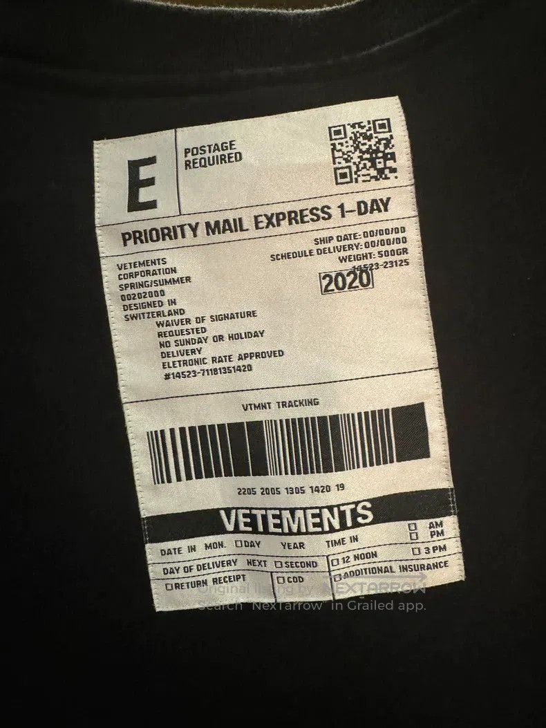 Vetements Vetements Classic Pure Black and White Logo T-Shirt Short Size US XS / EU 42 / 0 - 3 Thumbnail