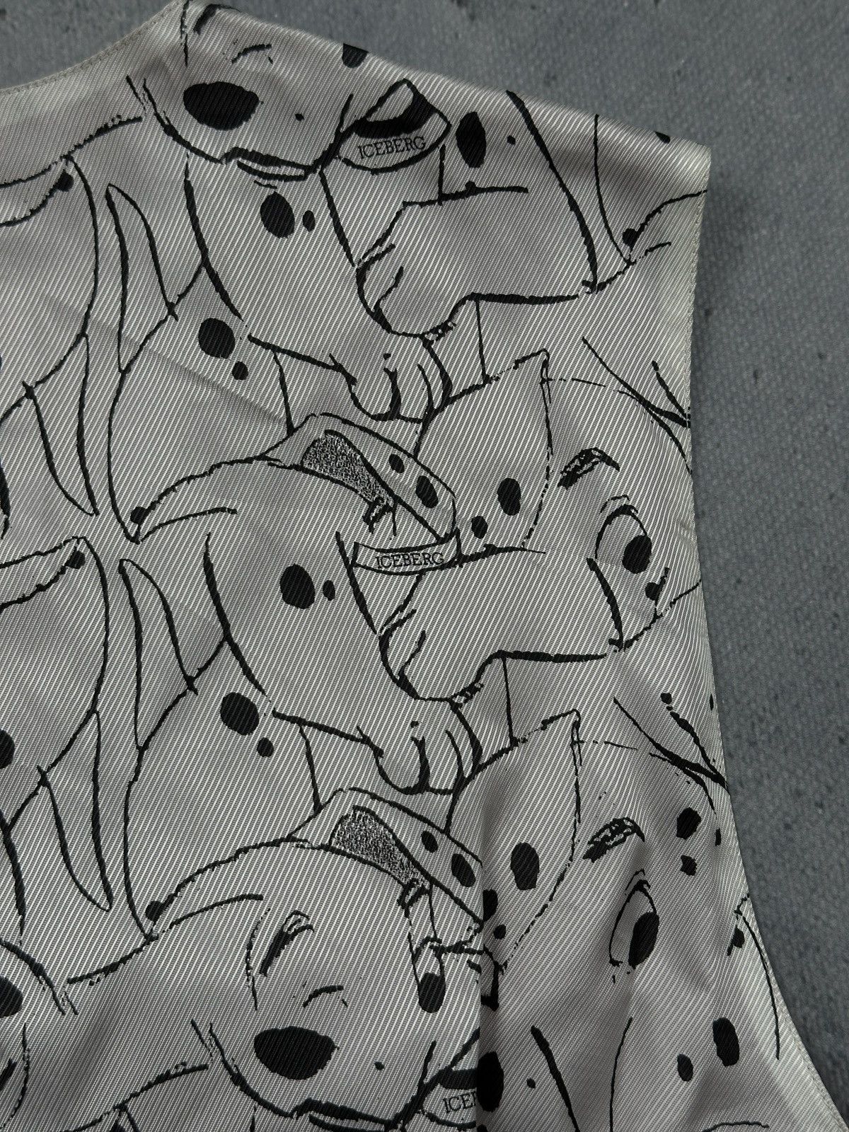 Iceberg Vintage Iceberg x Disney 101 Dalmatians Dog Embroidered Vest Size 44R - 11 Thumbnail
