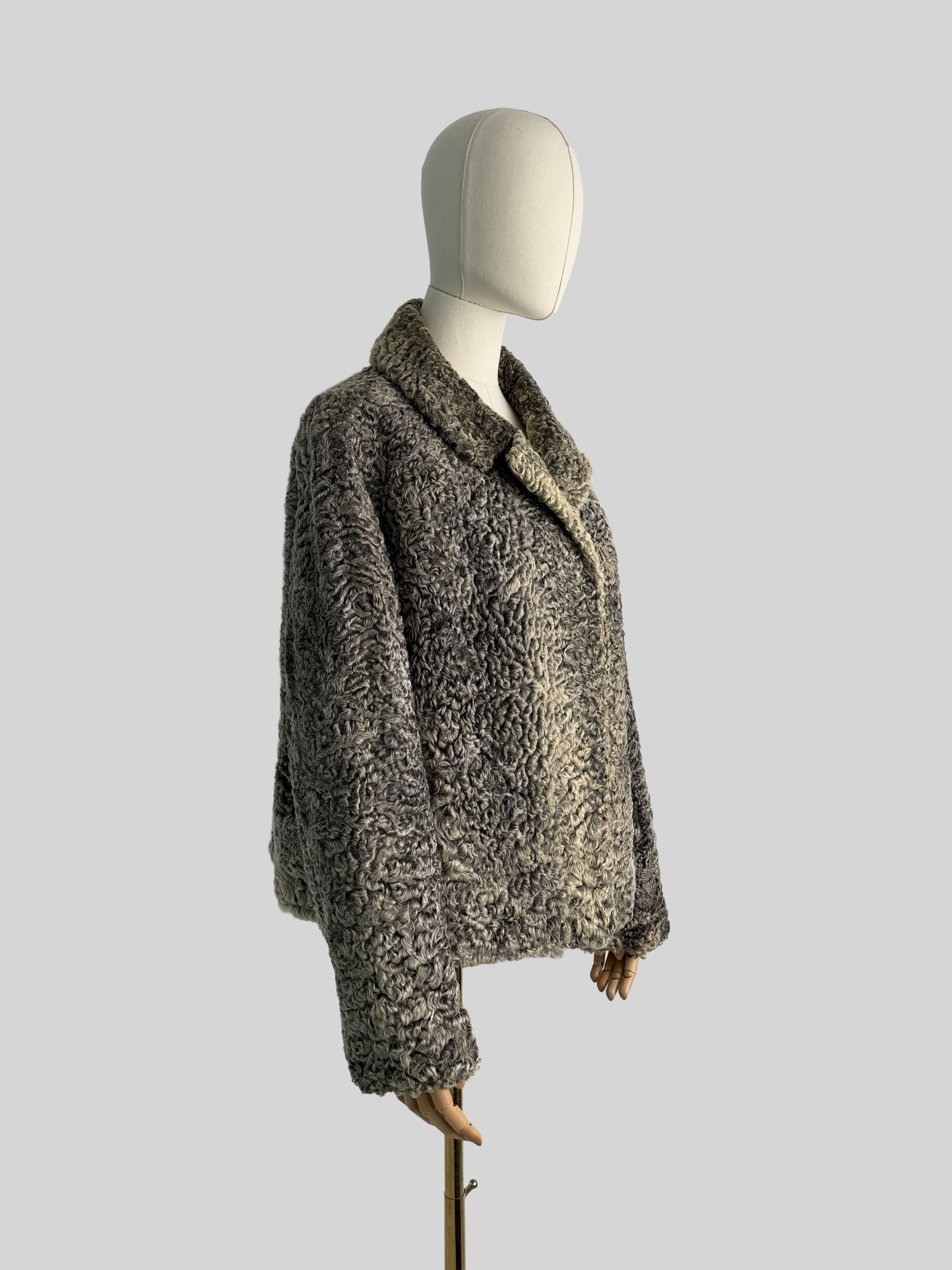 Vintage Vintage Gray Curly Shearling Crop Coat Y2K Outerwear Size L / US 10 / IT 46 - 2 Thumbnail