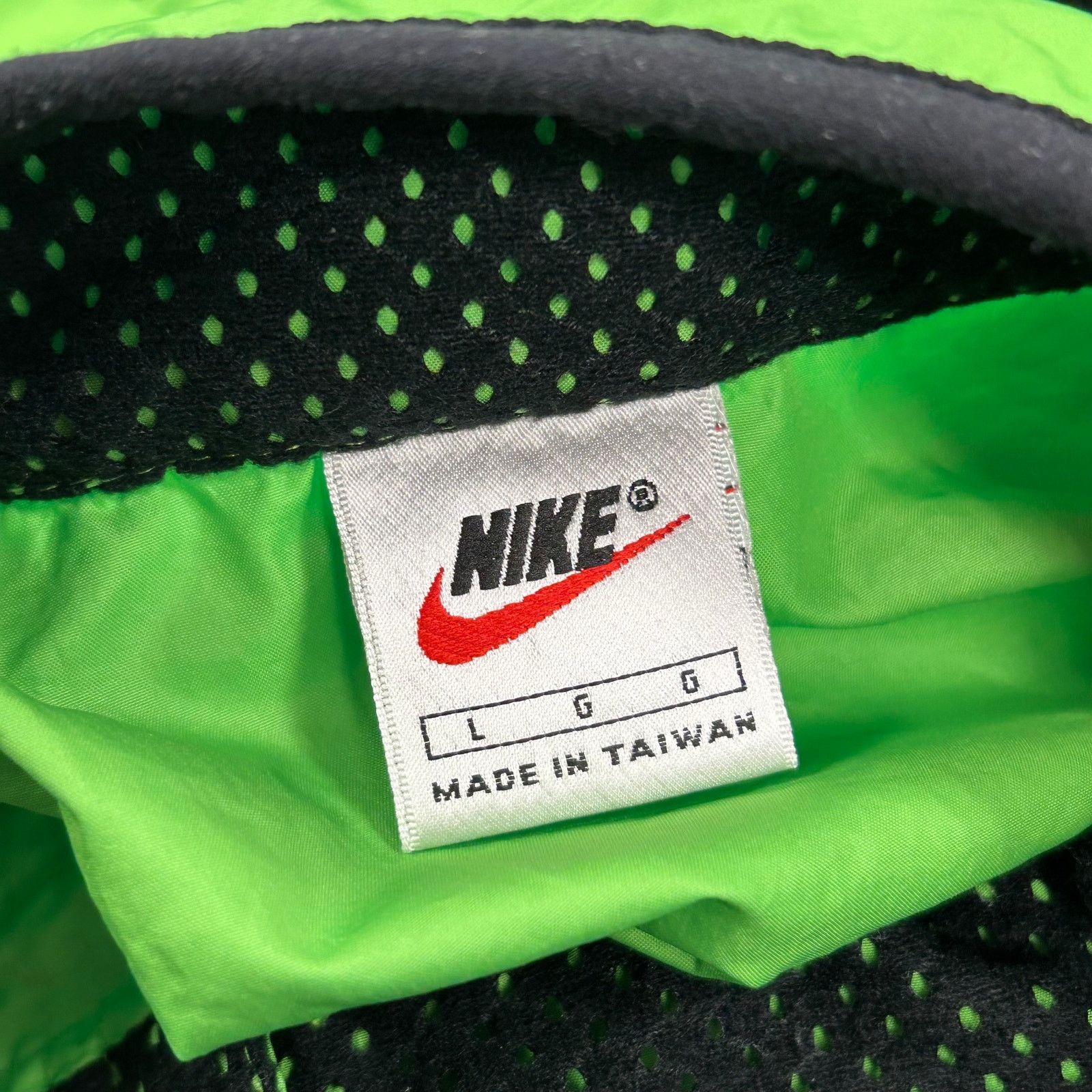 Nike Vintage 90s Nike White Tag Green Running Vest Size Large L Size US L / EU 52-54 / 3 - 4 Thumbnail