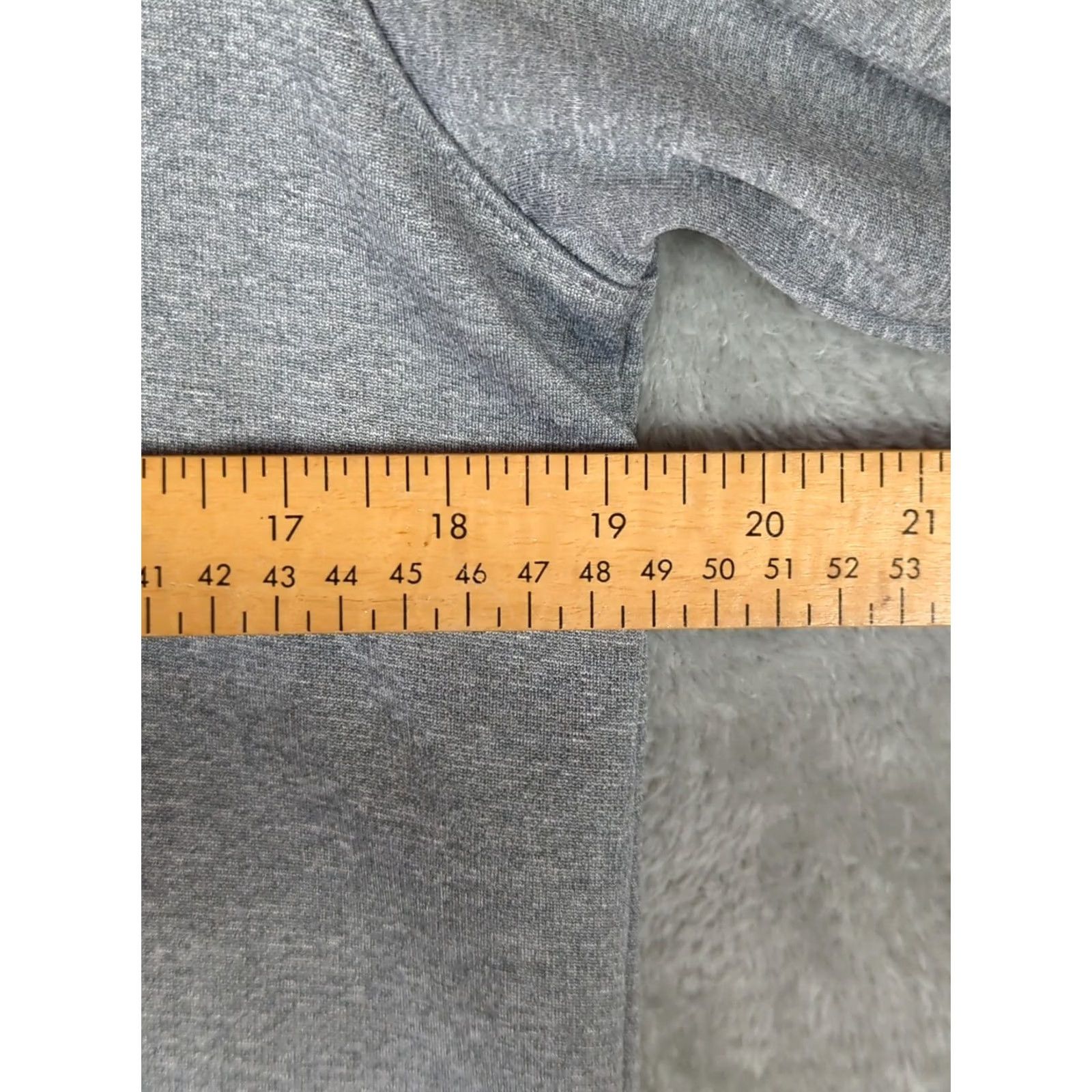 KangaROOS Under Armour Storm Hoodie Mens size S Gray/Green Pullover Kangaroo Pocket Knit Polyester High Neck Outdoor Gym & Training Size US S / EU 44-46 / 1 - 5 Thumbnail