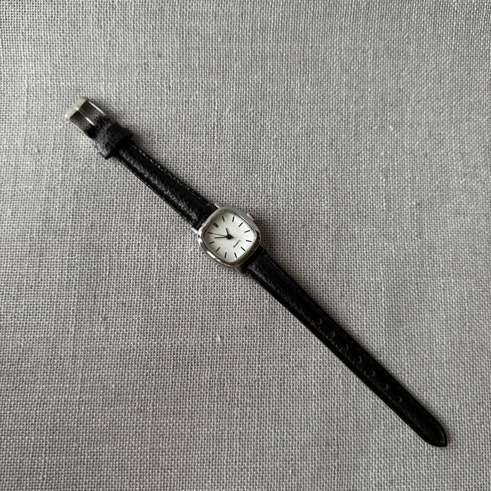 Other Black leather vintage style watch WMNS Size ONE SIZE - 2 Thumbnail