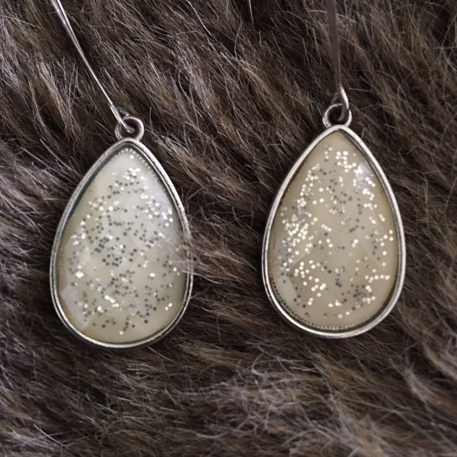 Jewelry Glitter faceted resin silver tone ear wires Size ONE SIZE - 4 Thumbnail
