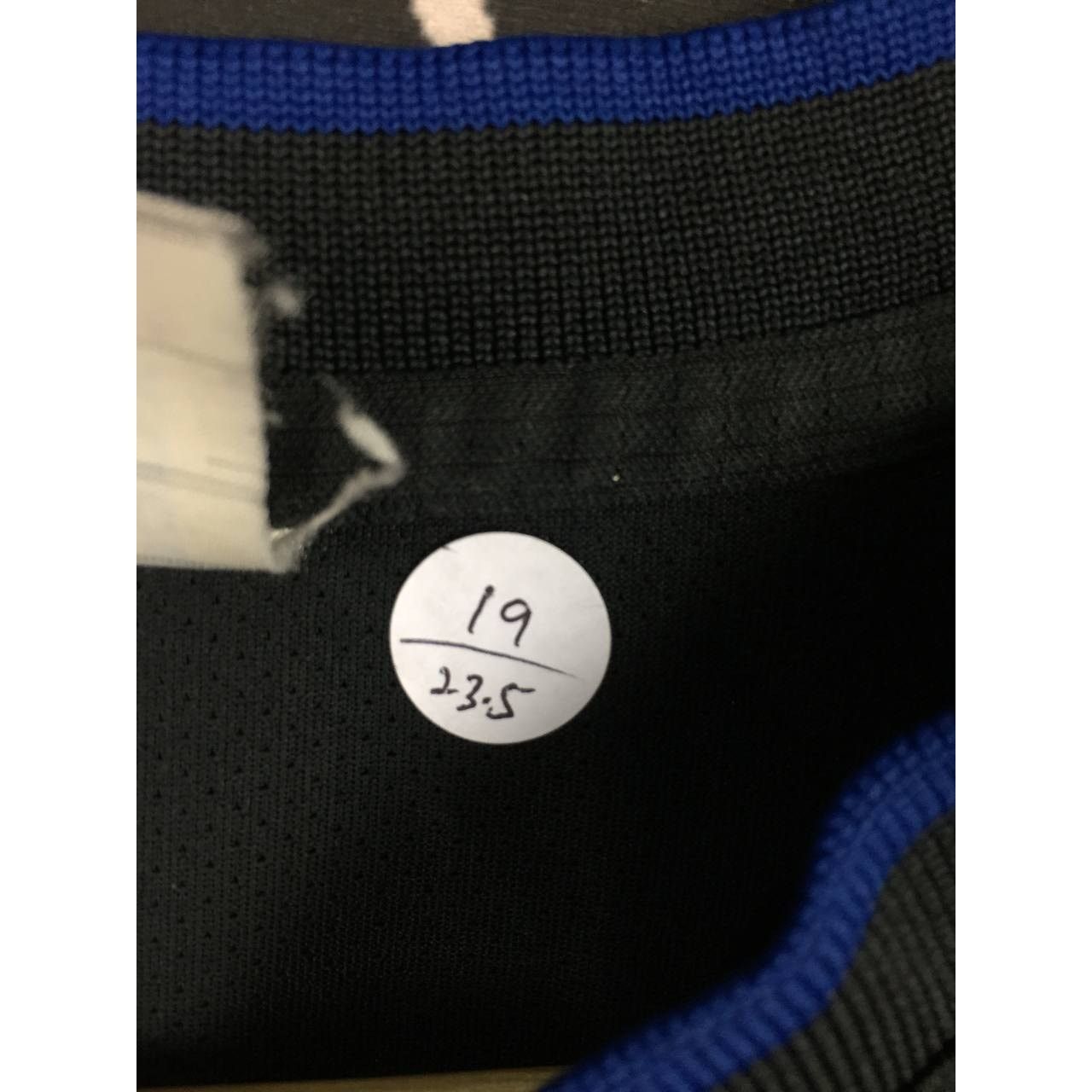 Japanese Brand × Uniqlo Uniqlo Body Tech V-Neck Activewear Jersey Size S Size US S / EU 44-46 / 1 - 10 Thumbnail