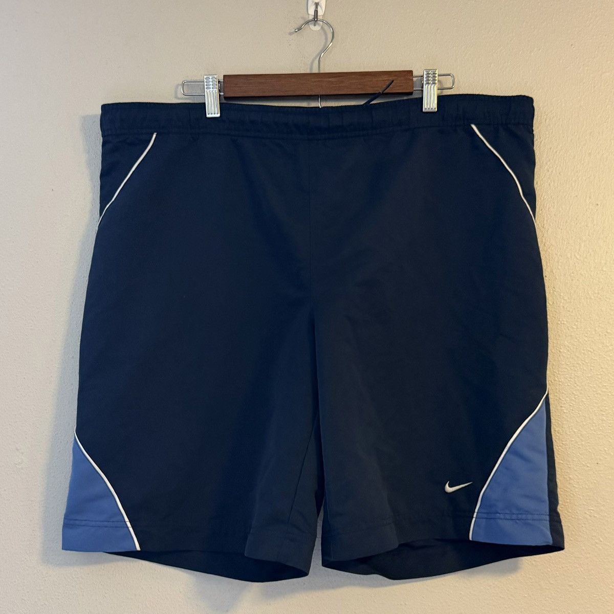 Nike vtg y2k two tone blue nike athletic shorts large *read Size US 38 / EU 54 - 1 Thumbnail