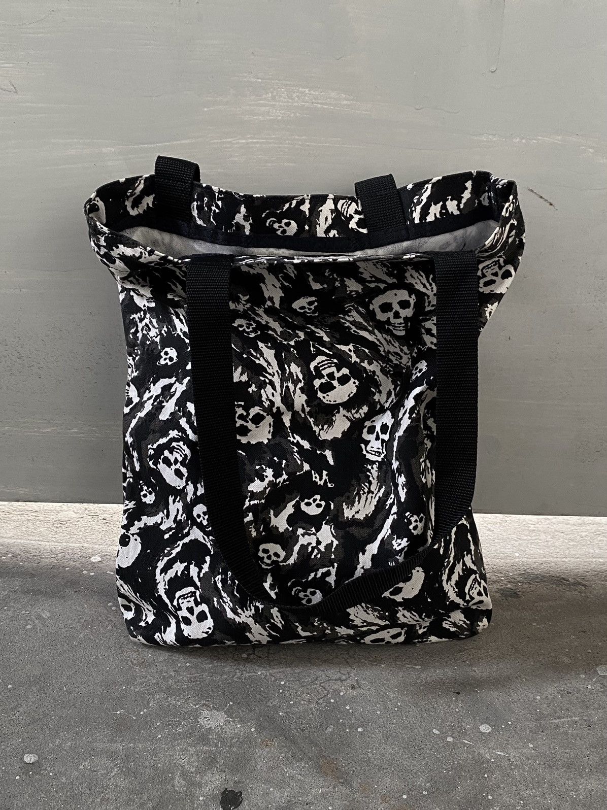Number (N)ine Number (N)ine SS01 Skull Tote Bag Size ONE SIZE - 2 Thumbnail