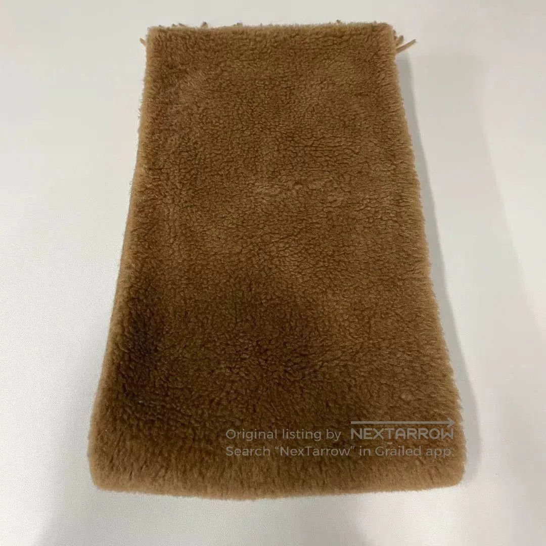 Max Mara Maxmara Camel Cashmere Scarf. Size ONE SIZE - 2 Thumbnail