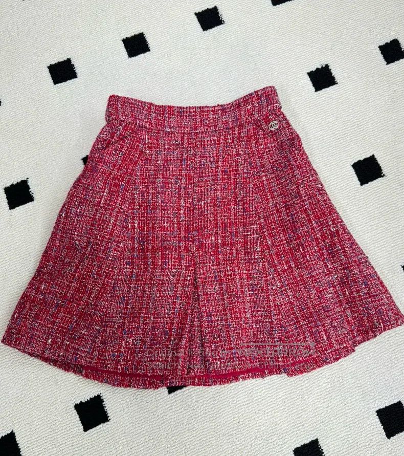 Chanel Chanel 19P red tweed half-length skirt Size 24" / US 00 / IT 34 - 1 Thumbnail
