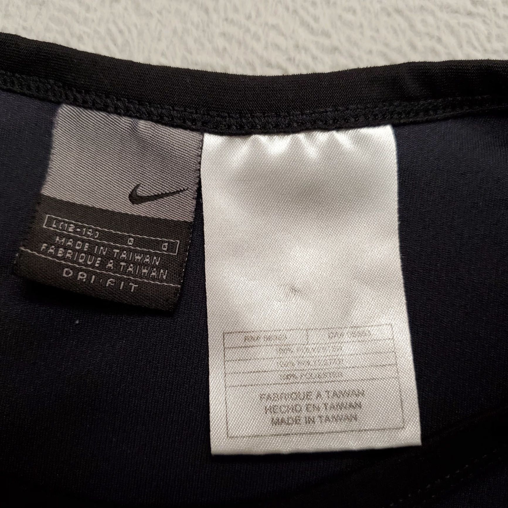 Nike VINTAGE Nike Shirt Womens L Black Dri-FIT Athletic Embroidered Size L / US 10 / IT 46 - 4 Thumbnail