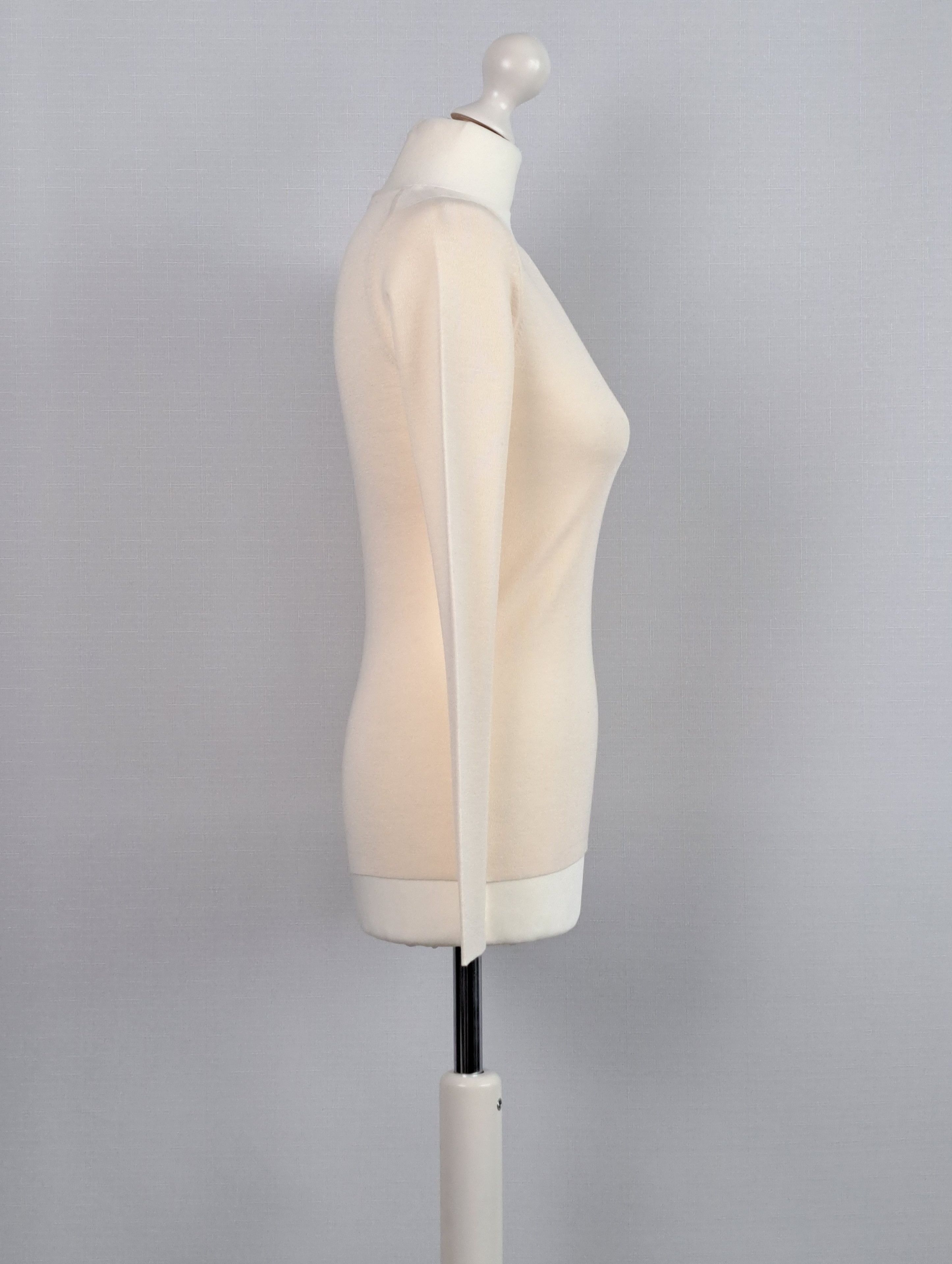 Hermes Hermes Paris wool long sleeve pullover in ecru. Size S / US 4 / IT 40 - 2 Thumbnail