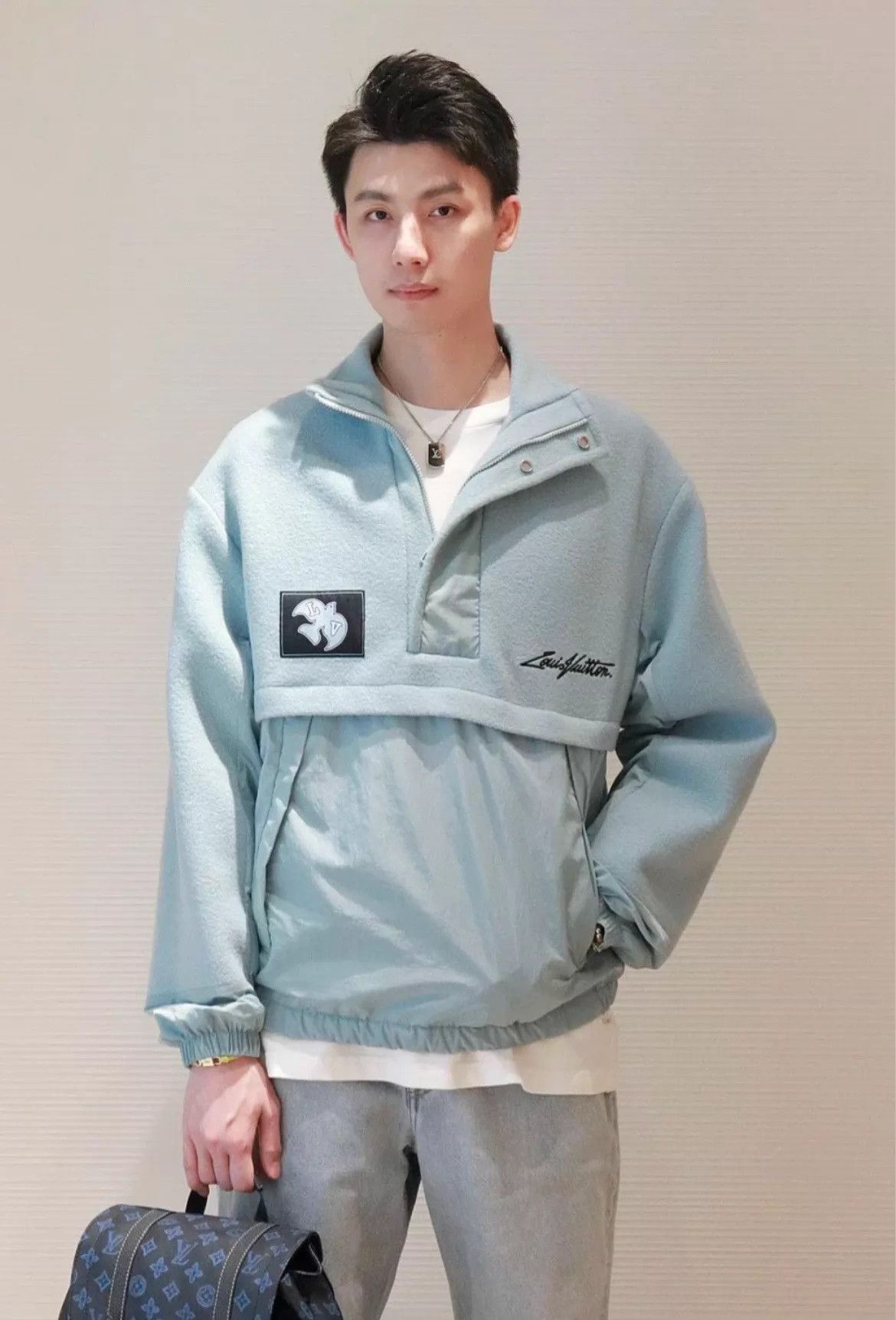 Louis Vuitton Lv color blocked blue crewneck sweatshirt size 50 Size US M / EU 48-50 / 2 - 8 Thumbnail