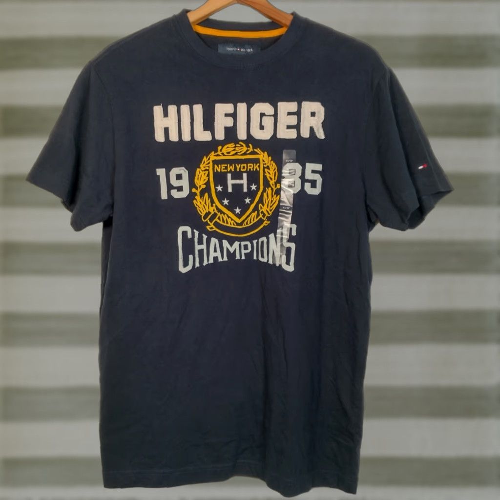 Tommy Hilfiger VINTAGE Tommy Hilfiger Shirt Men XS Navy Blue Graphic T Short Sleeve New 2011 Size US XS / EU 42 / 0 - 1 Thumbnail