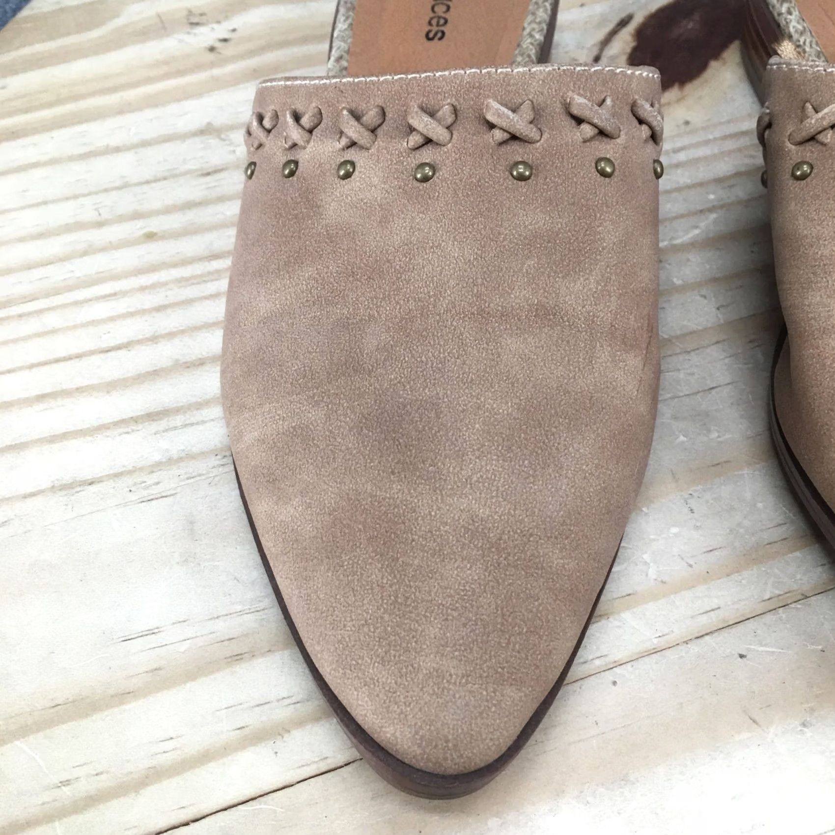Vintage Maurices Sandals Womens 7 M Studded Mule Flats Beige Faux Leather Slip On Sandals Size US 7 / IT 37 - 5 Thumbnail