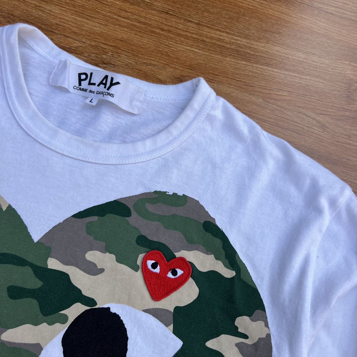 Comme des Garcons Comme Des Garçons Play Big Heart Camouflage T-shirt Size US L / EU 52-54 / 3 - 4 Thumbnail