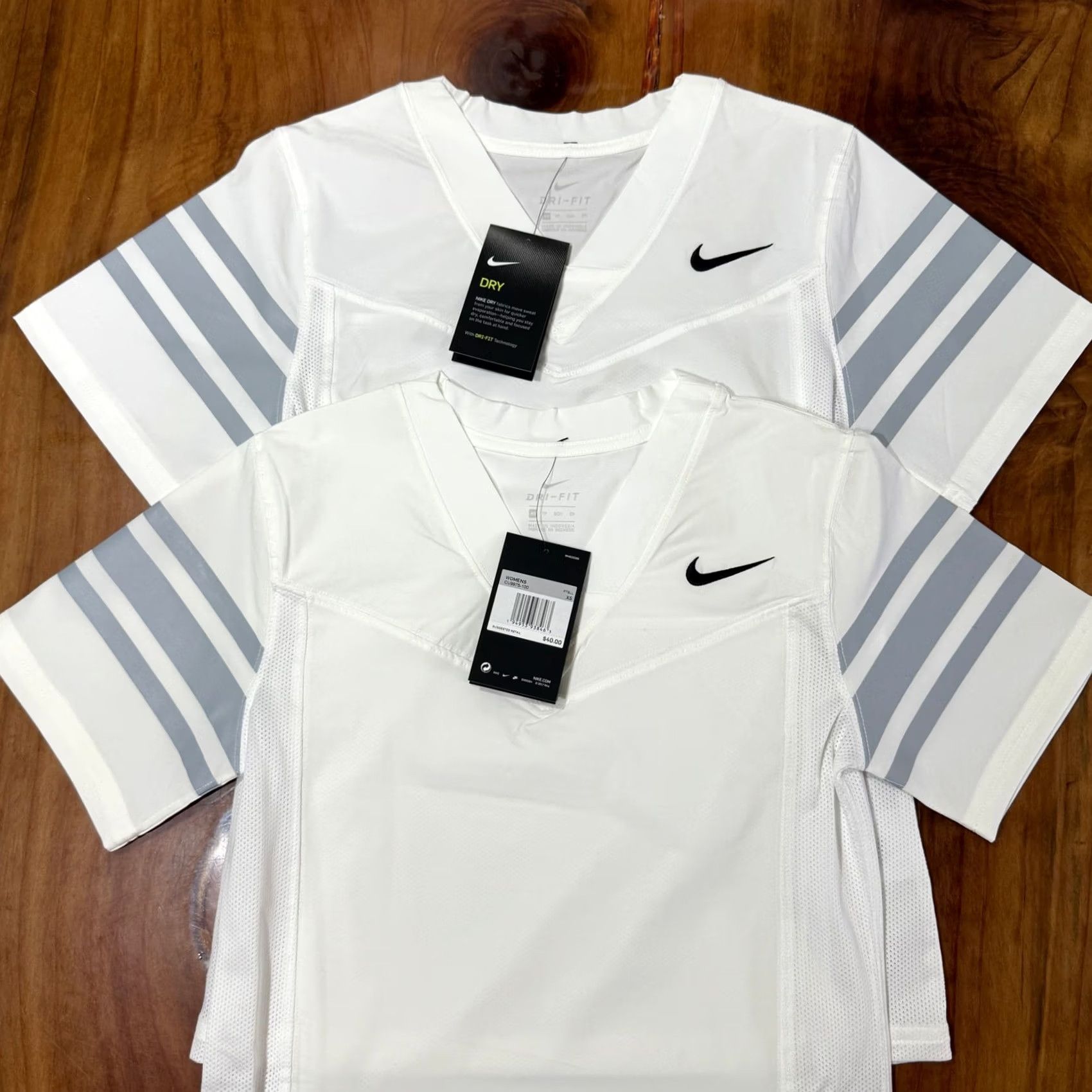 Nike VINTAGE? Nike Womens Shirt XS CU9975 Flag Football Jersey Lot of 2 RR13 Size XS / US 0-2 / IT 36-38 - 2 Thumbnail