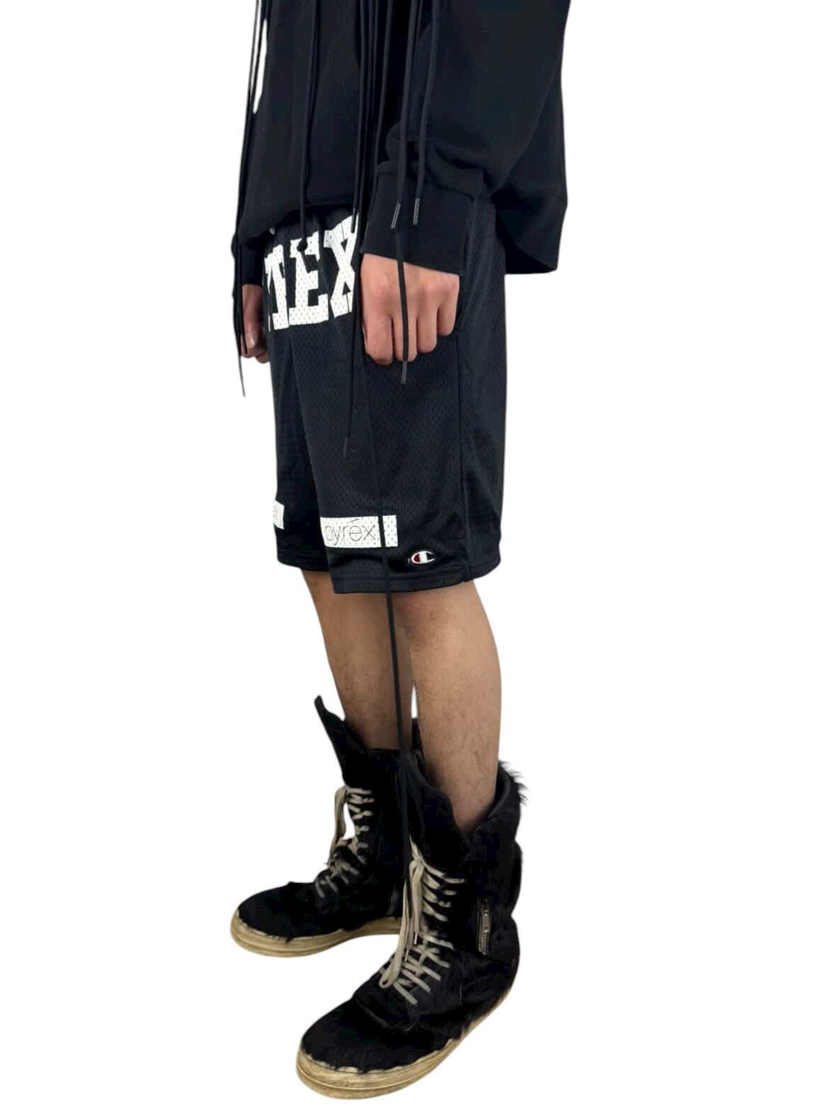 Pyrex Vision 🧨STEAL OG Pyrex Vision x Champion 2013SS Shorts Size Large Size US 32 / EU 48 - 3 Thumbnail