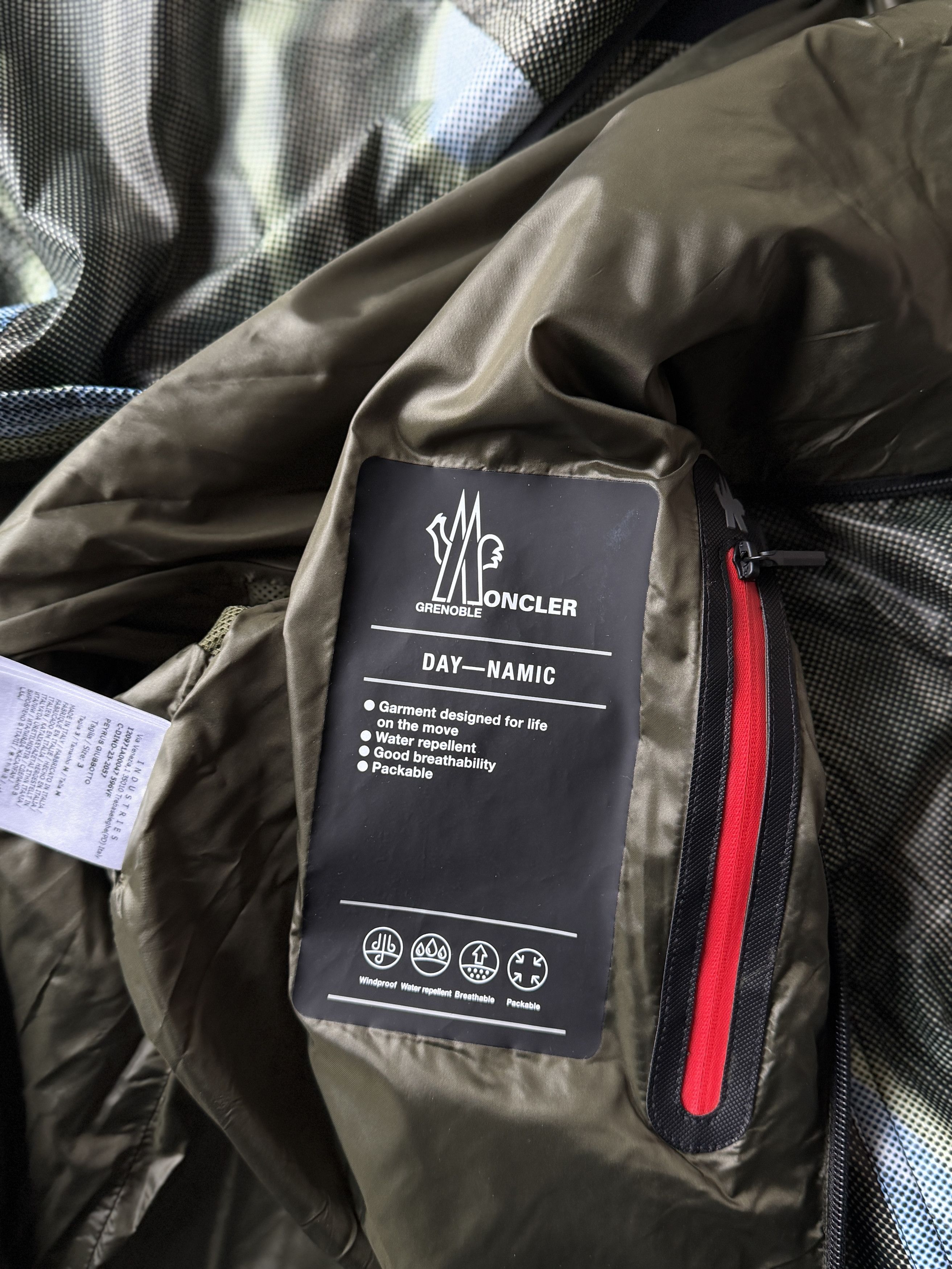 Moncler Moncler Grenoble jacket Size US L / EU 52-54 / 3 - 8 Thumbnail
