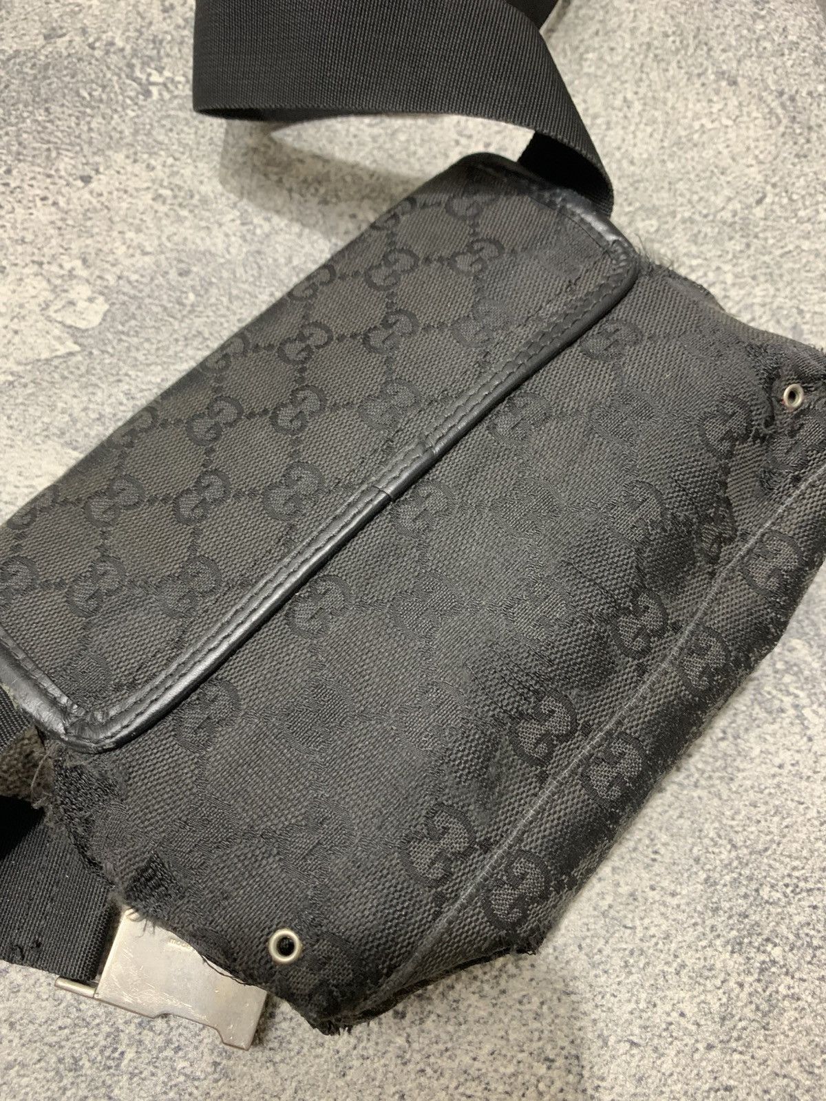 Gucci 🐍 Gucci Distressed GG Canvas Body Bag 🔥 Size ONE SIZE - 5 Thumbnail