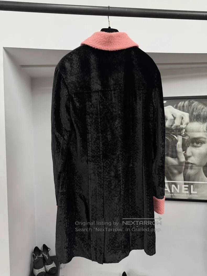 Chanel Chanel 22B pink collar black velvet mid-length jacket Size XS / US 0-2 / IT 36-38 - 3 Thumbnail