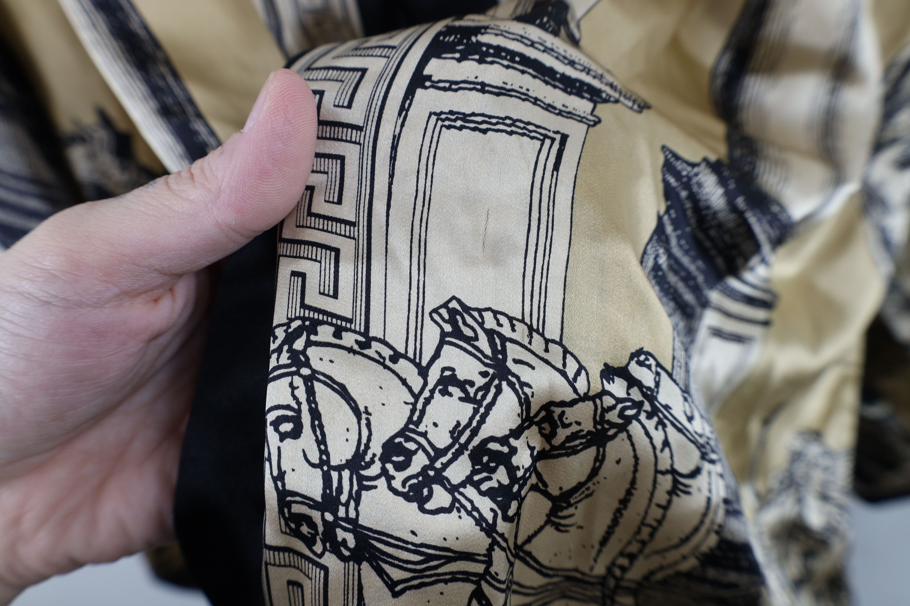 Vintage Vintage 90s Streetwear Roman All Over Print Button Shirt Size US L / EU 52-54 / 3 - 11 Thumbnail