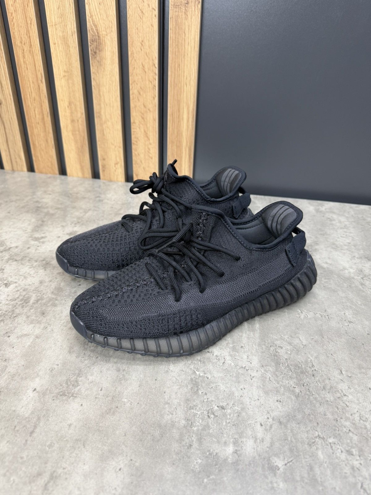 Adidas Adidas Yeezy Boost 350 V2 Onyx Size Us 8 Size US 8 / EU 41 - 1 Thumbnail
