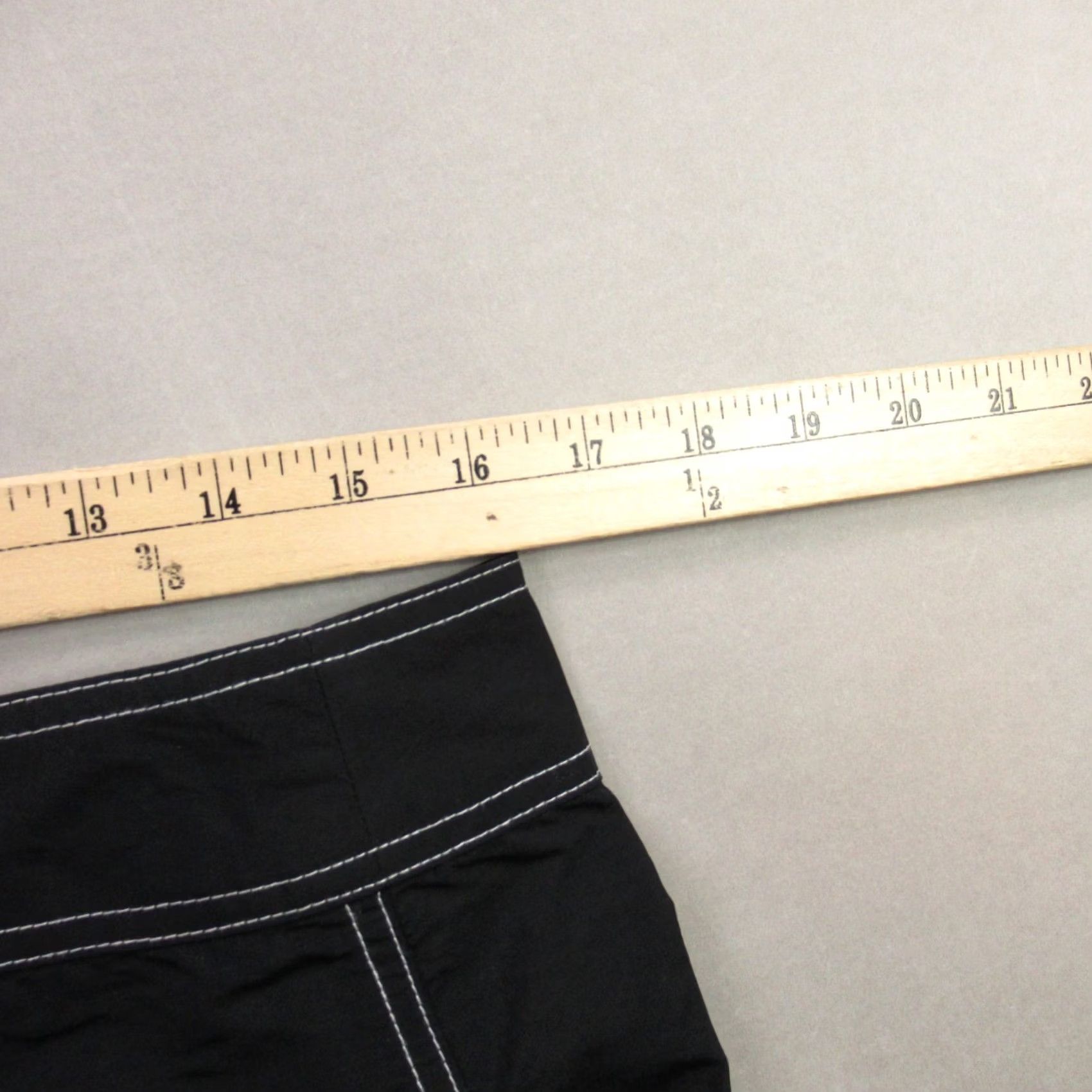 Tommy Bahama Tommy Bahama Shorts Womens Small Lightweight Outdoors Black Pockets Chino Size 28" / US 6 / IT 42 - 6 Thumbnail