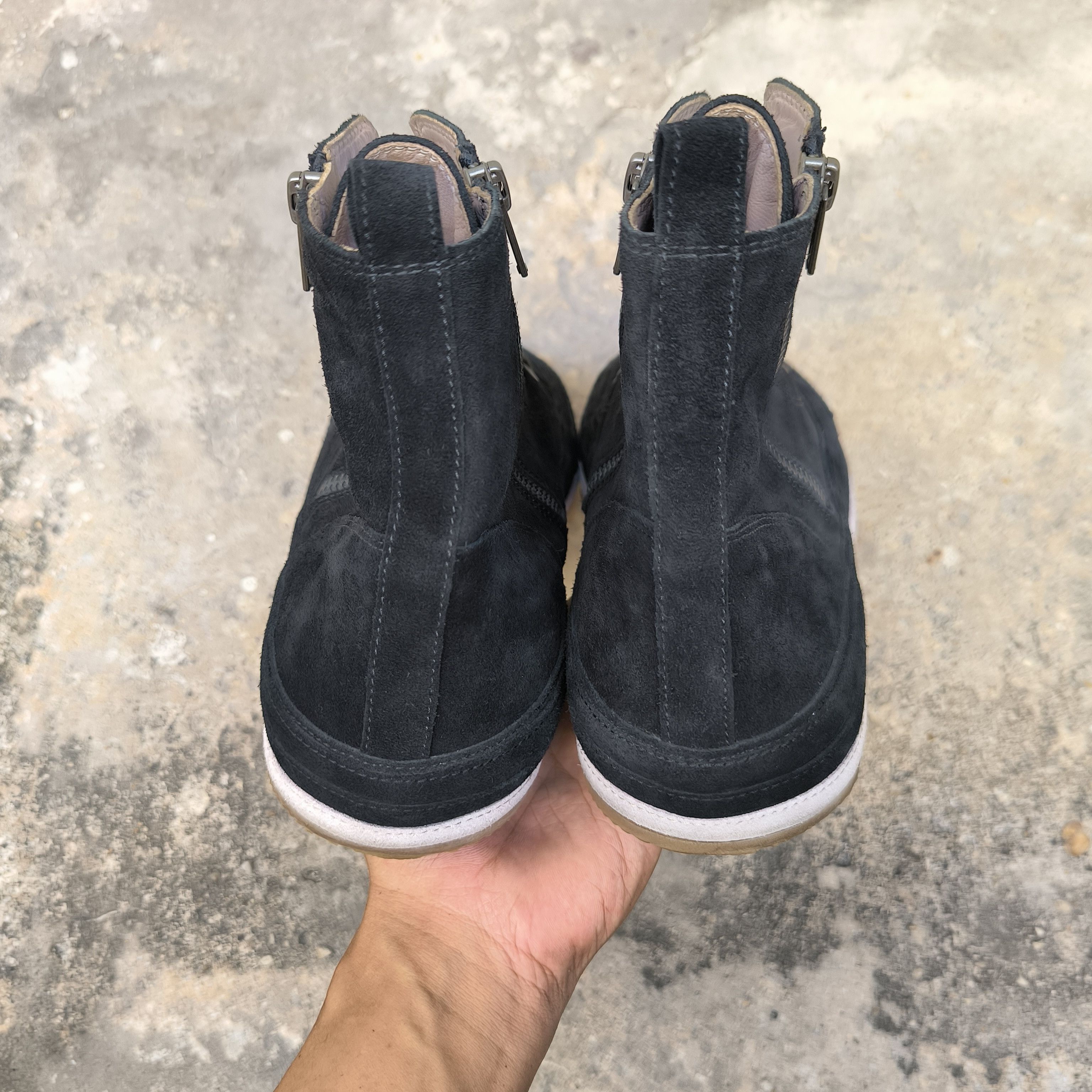 Ann Demeulemeester ANN DEMEULEMEESTER "SCAMOSCIATO GLICINE + NERO" Size US 7 / EU 40 - 7 Thumbnail