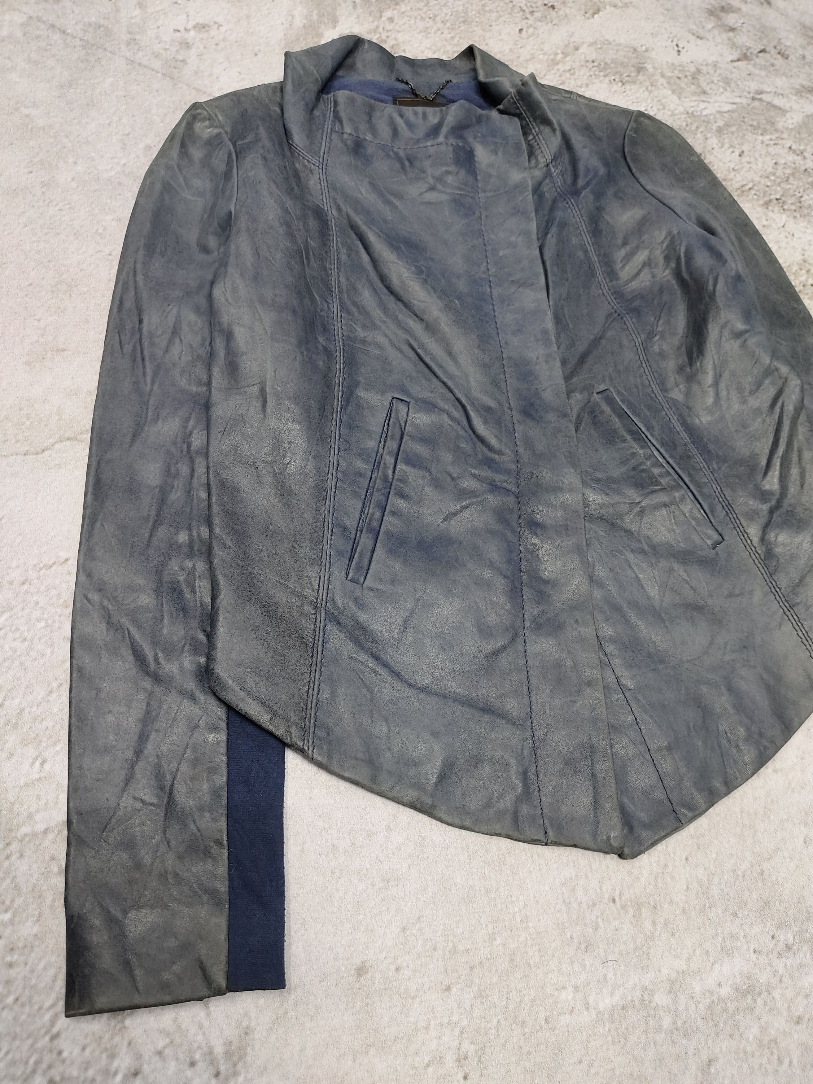 Bcbgmaxazria 2000s BCBGMAXAZRIA-Asymmetric High Collar Apocalypse Leather Size M / US 6-8 / IT 42-44 - 3 Thumbnail