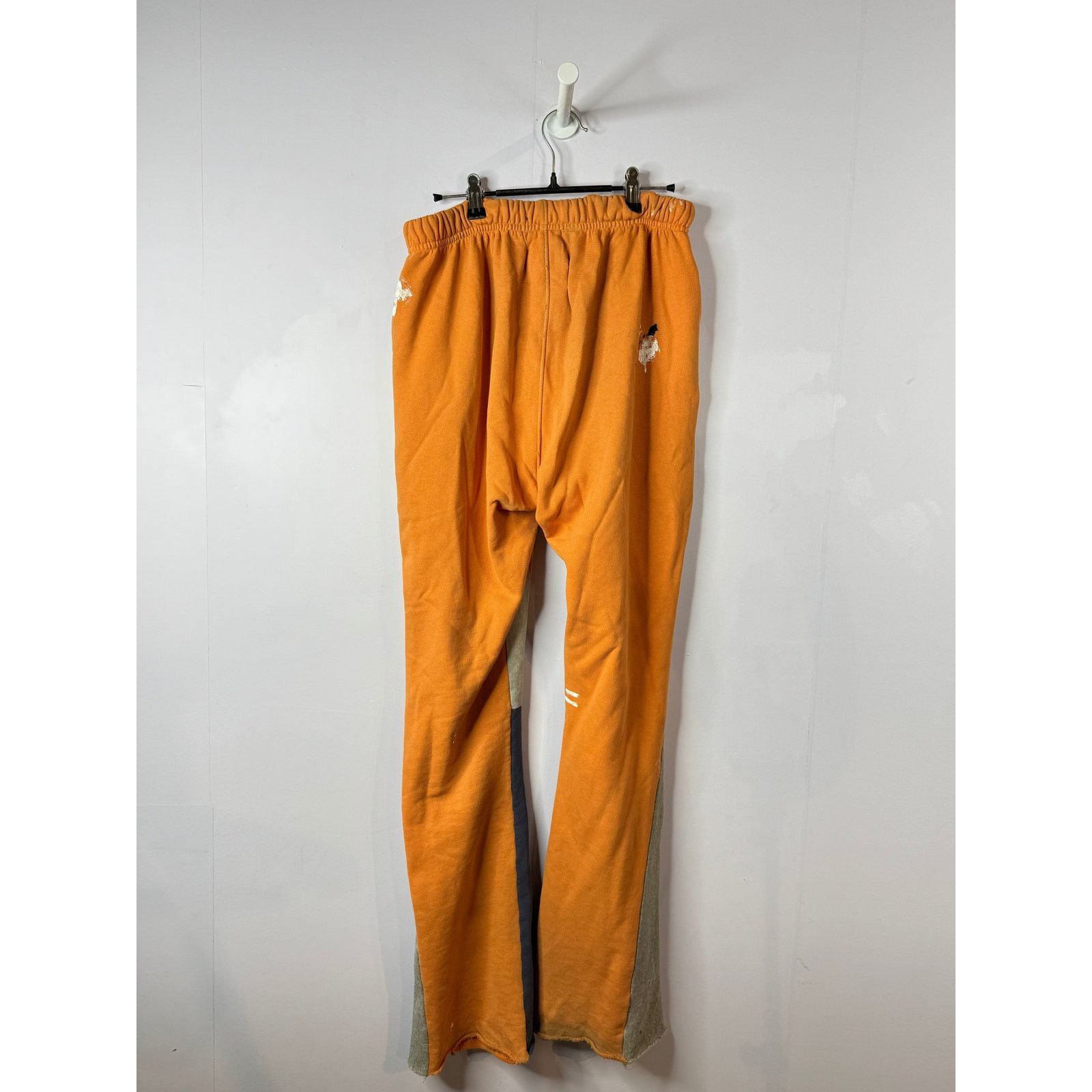 Gallery Dept. Gallery Dept Orange Splatter Flare Sweatpants Size US 34 / EU 50 - 2 Thumbnail