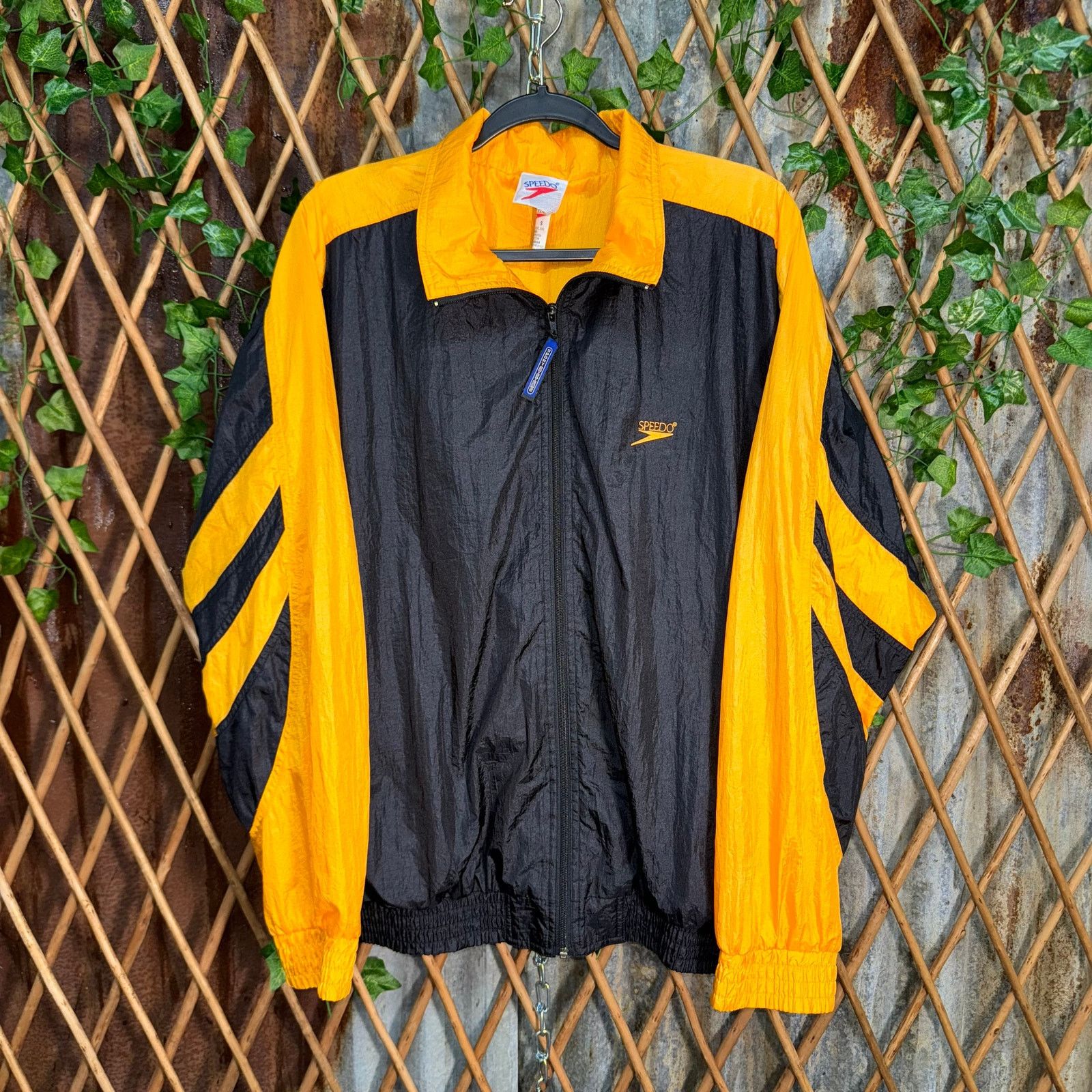 Speedo Vintage Y2K speedo 1990s embroidered essential windbreaker Size US S / EU 44-46 / 1 - 1 Thumbnail