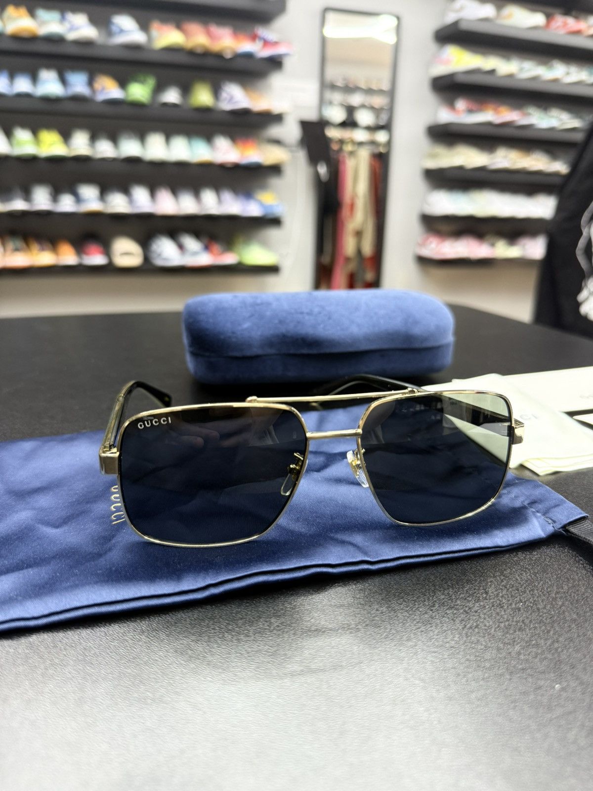 Gucci AUTHENTIC Men’s Gucci Gold Rim Sunglasses Size ONE SIZE - 2 Thumbnail