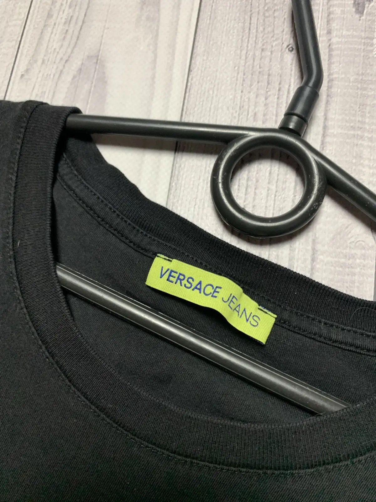Vintage Vintage Versace Jeans Couture tee big logo size L Size US L / EU 52-54 / 3 - 3 Thumbnail