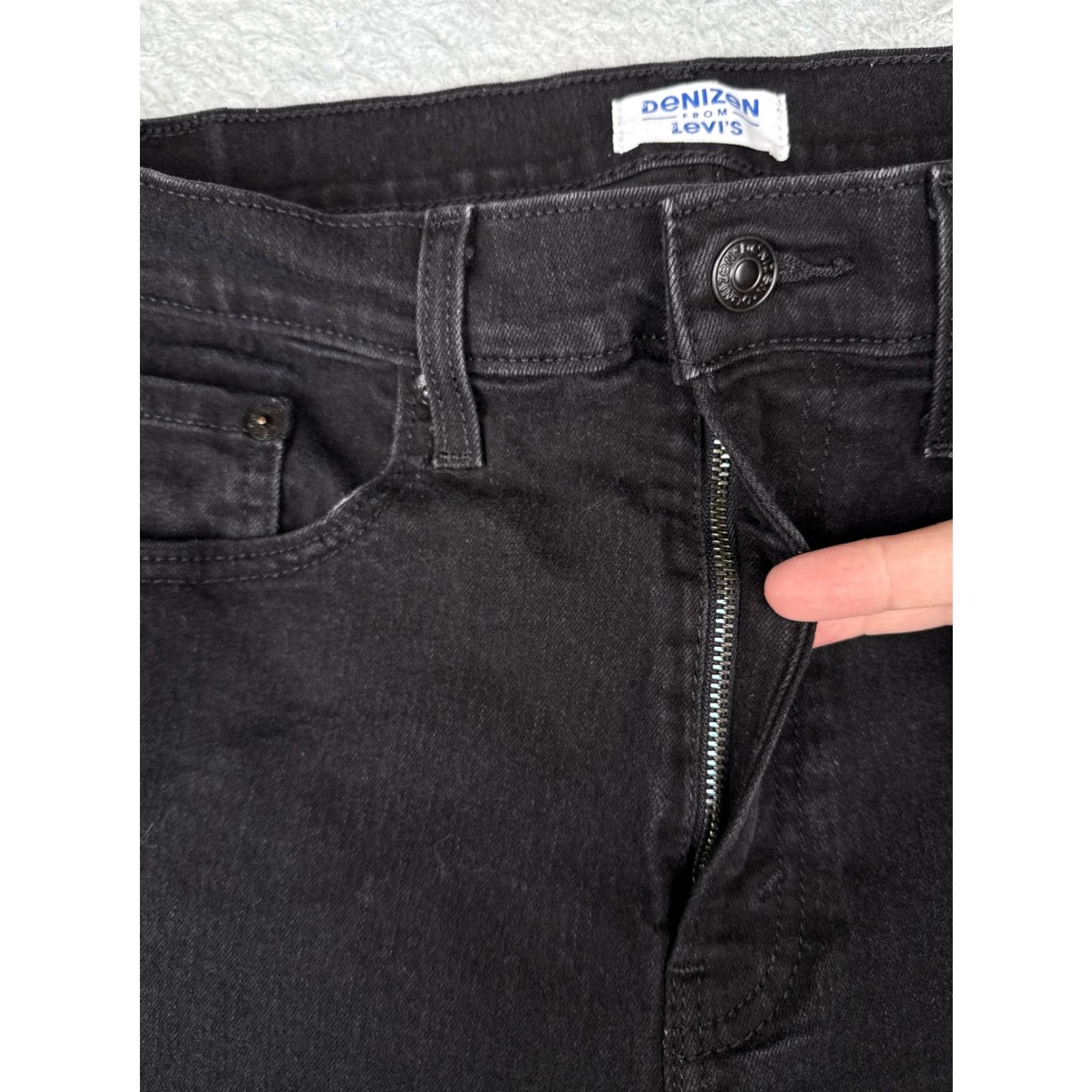 Levi's Denizen Levi's Black Denim Shorts Women 34x10 Cut-Off Stretch 5-Pocket Raw Hem Jeans Casual Women Size 24" / US 00 / IT 34 - 6 Thumbnail