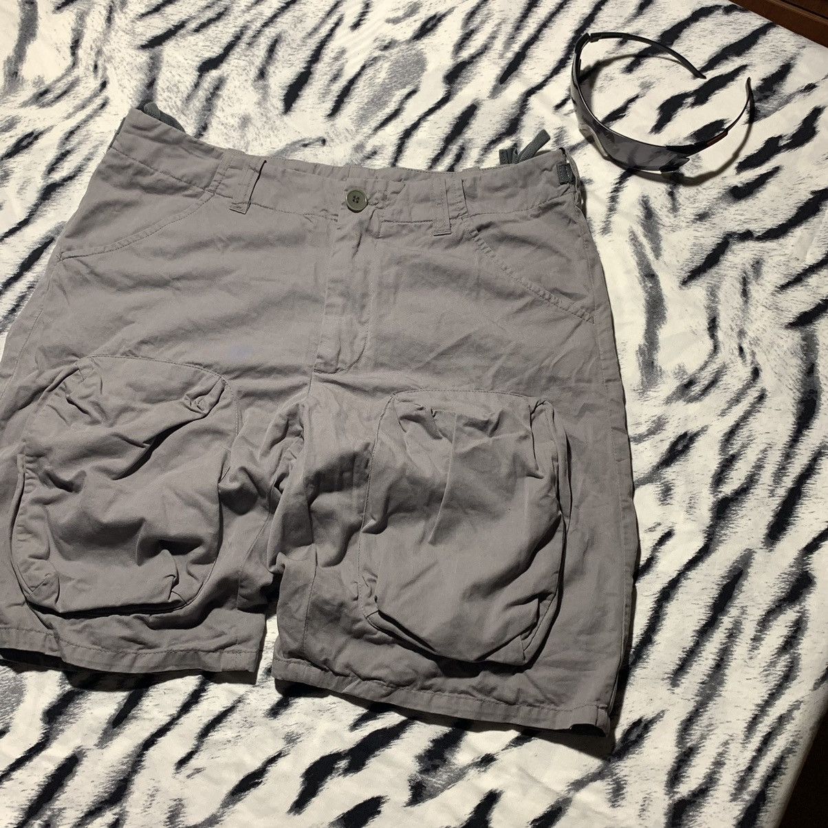 Helmut Lang Helmut Lang Vintage Cargo 3D Shorts Italy Size 46/S Military Size US 30 / EU 46 - 2 Thumbnail
