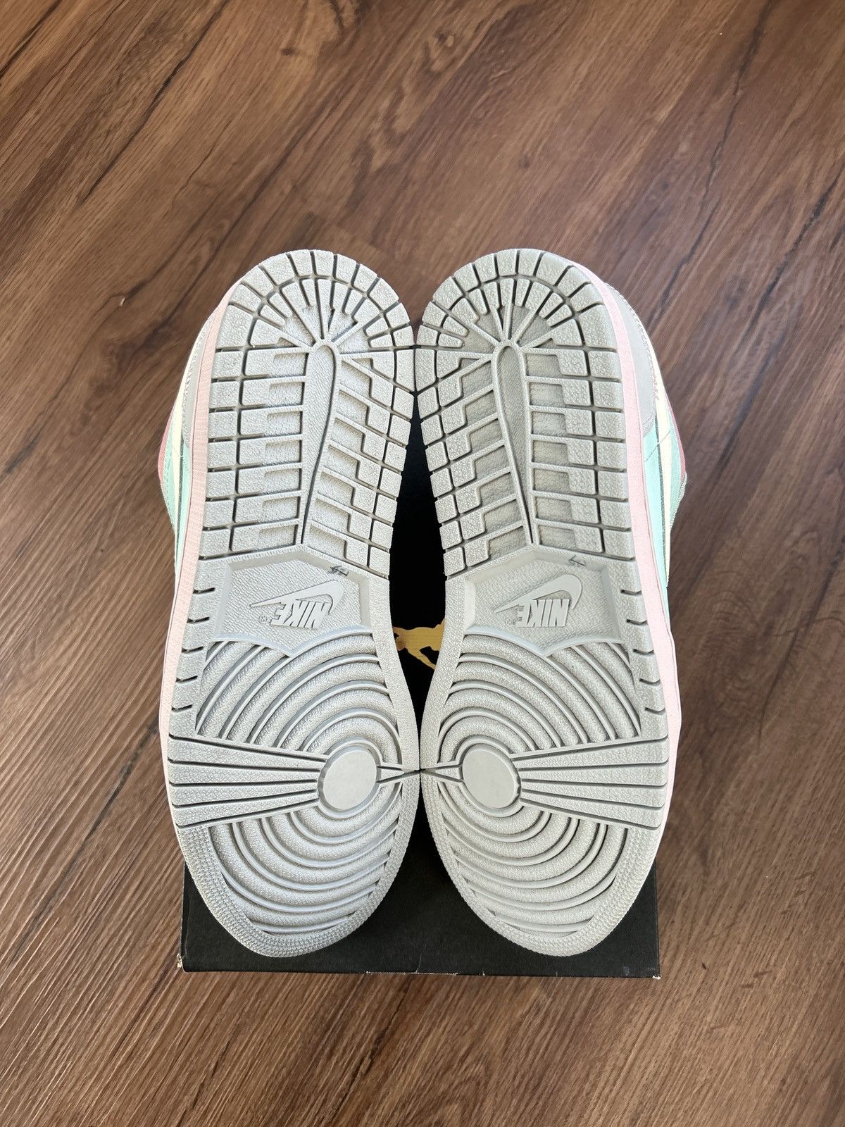 Nike Nike Air Jordan 1 Low SE Easter Pastel Size 10.5 DJ5196-615 Size US 10.5 / EU 43-44 - 6 Thumbnail