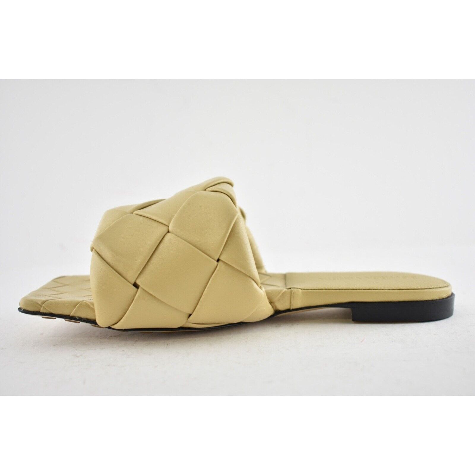 Bottega Veneta Bottega Veneta Lido Flat Slides Cane Sugar Beige Intrecciato Size US 10 / IT 40 - 8 Thumbnail