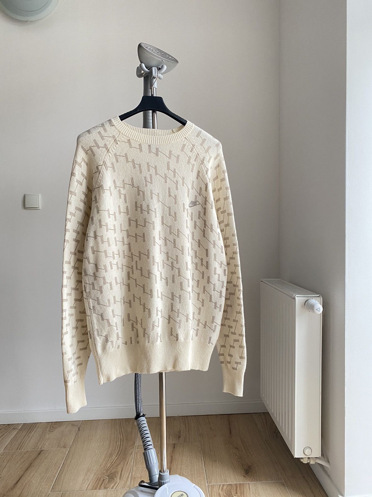 Nike Vintage Nike Wool Cozy Sweater Cream Size US L / EU 52-54 / 3 - 3 Thumbnail