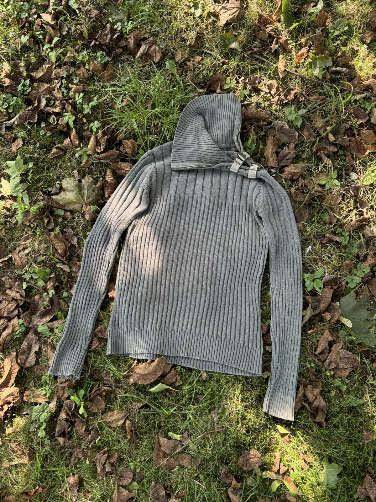 Japanese Brand Avant Garde Japanese Brand Sweater Asymetrical Size US S / EU 44-46 / 1 - 3 Thumbnail