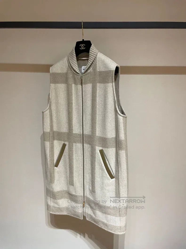 Hermes Hermes Light Gray Cashmere Overcoat Vest, Patched Leather Size XS / US 0-2 / IT 36-38 - 4 Thumbnail