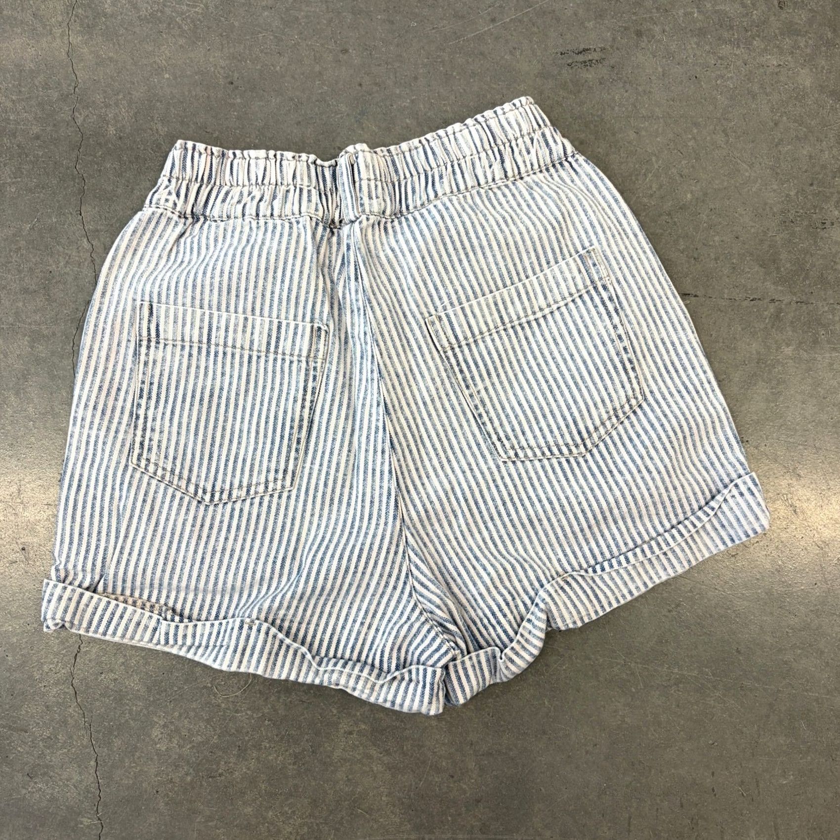 Bdg VINTAGE Y2K BDG Pinstripe Light Wash High Waisted Shorts Women's S Small White? Blue? Size 28" / US 6 / IT 42 - 2 Thumbnail