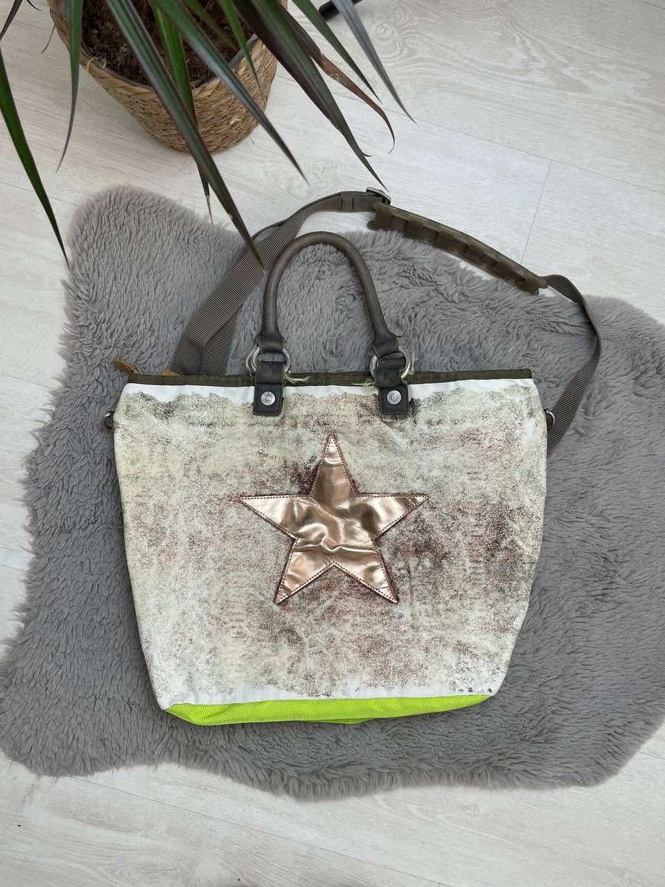 George Gina &Lucy Vintage Shoulder Bag Big Logo Avantgarde
