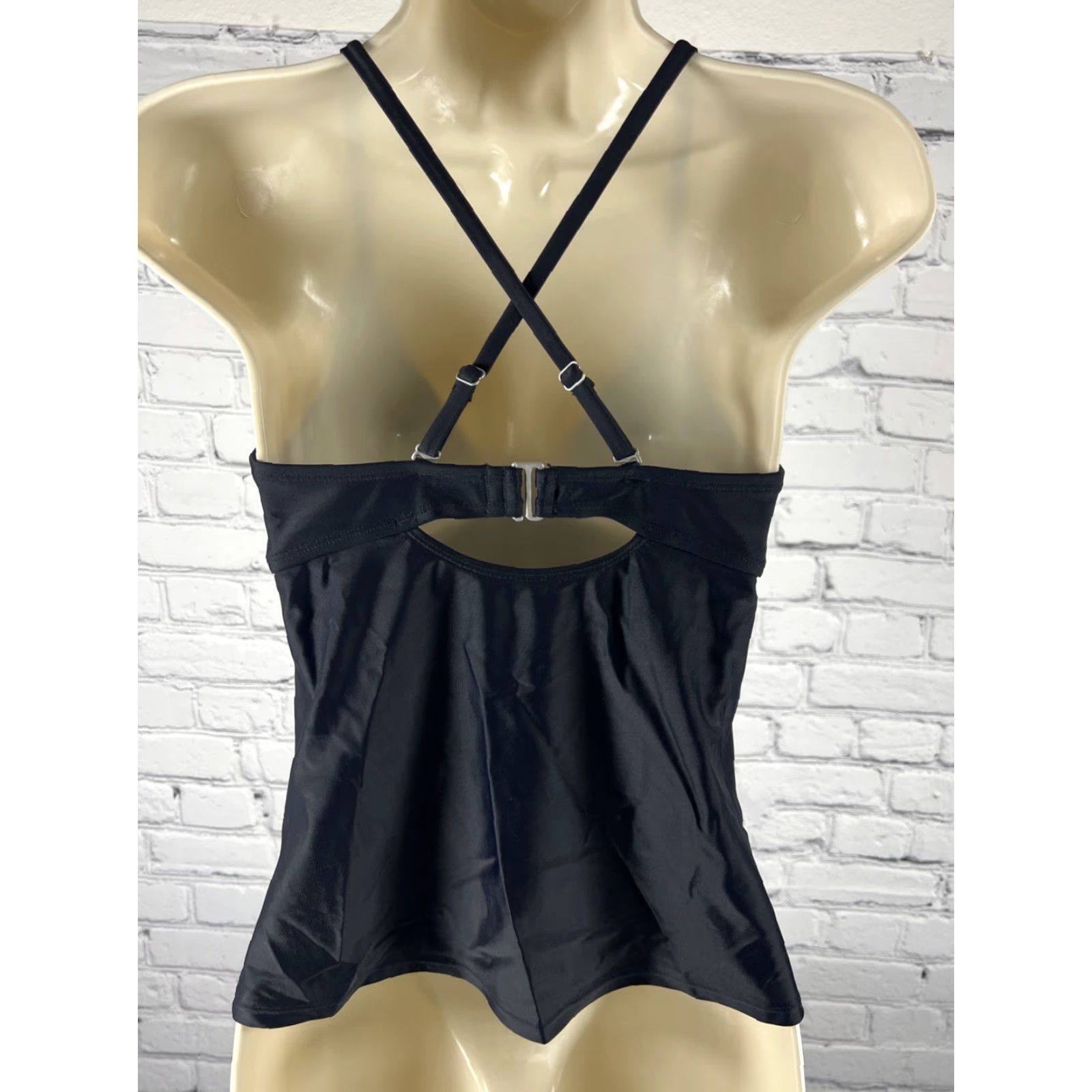 Athleta **ATHLETA BLACK UNDERWIRED TANKINI SWIM TOP SIZE 32** User: **BLACK ATHLETA UNDERWIRED TANKINI SWIM TOP SIZE 32** Size XXS / US 00 / IT 34 - 2 Thumbnail