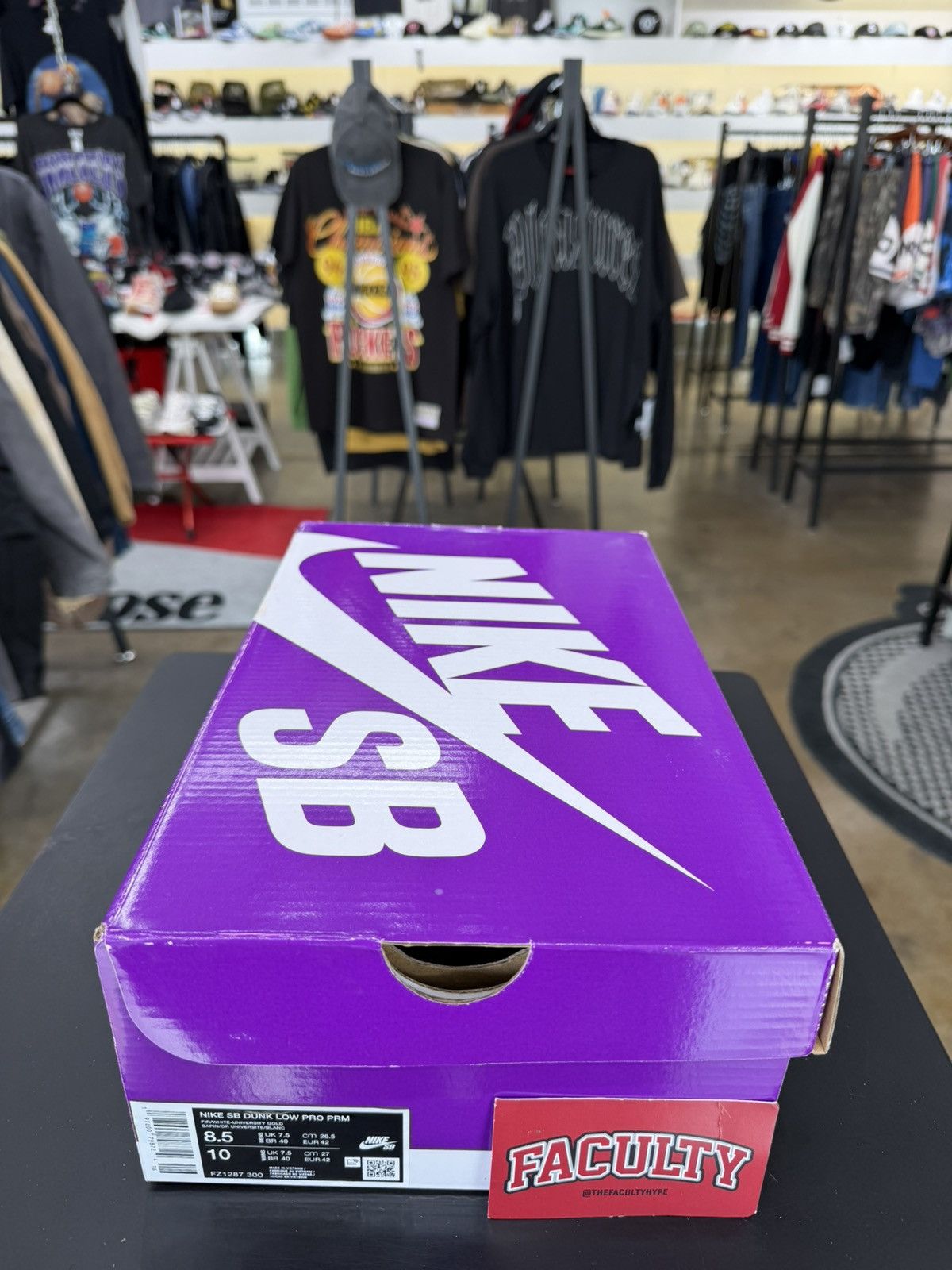 Nike Nike SB Dunk Low Seattle Supersoncis Size 8.5 (2024) Size US 8.5 / EU 41-42 - 14 Thumbnail