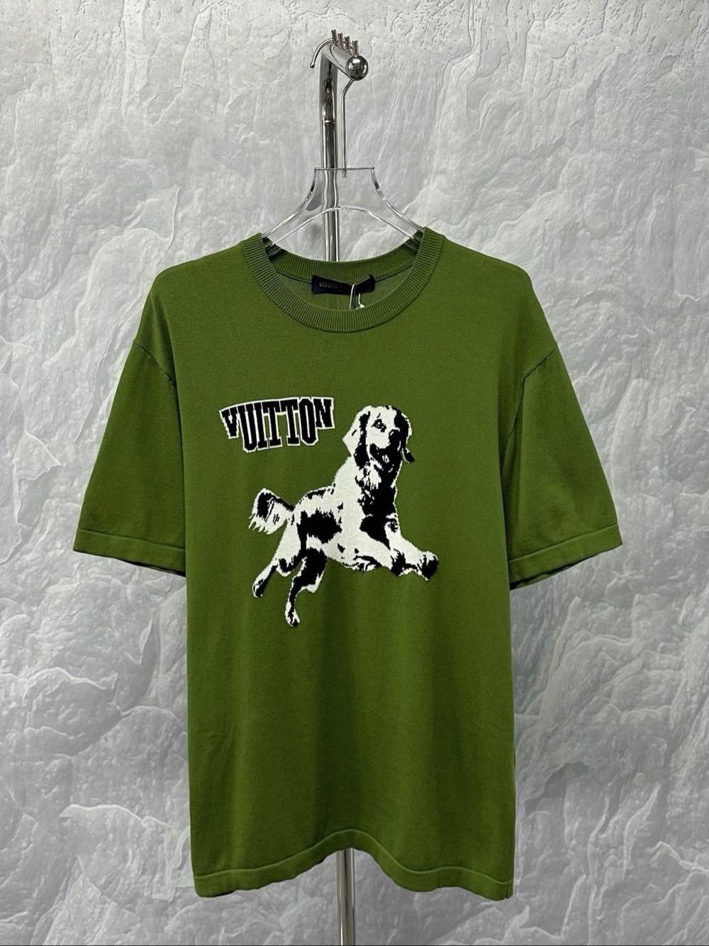 Louis Vuitton Louis Vuitton Dog Print T-Shirt Size L Size US L / EU 52-54 / 3 - 1 Thumbnail