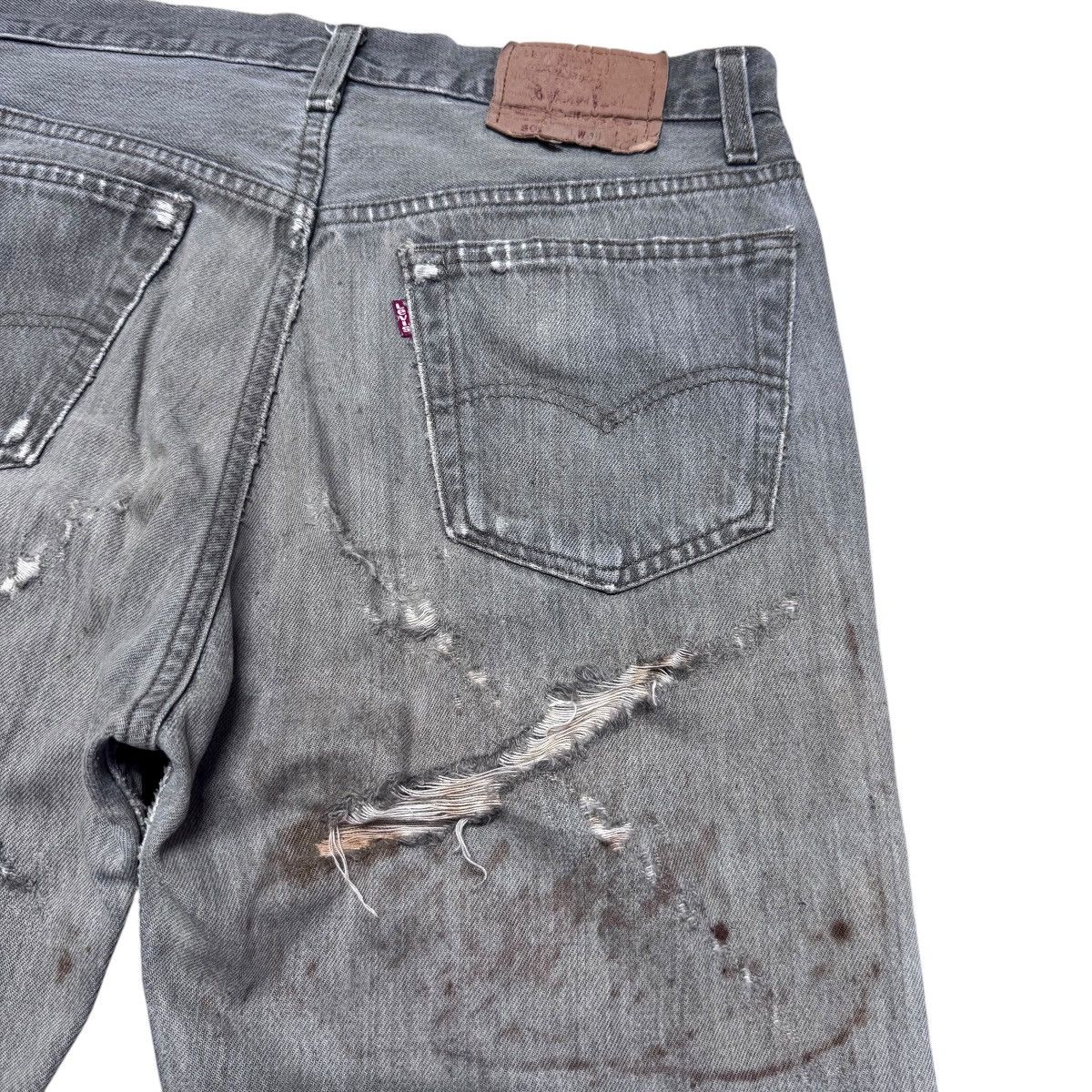 Levi's Vintage Levis 501 Rusty Thashed Jeans Faded Black Size US 33 - 13 Thumbnail