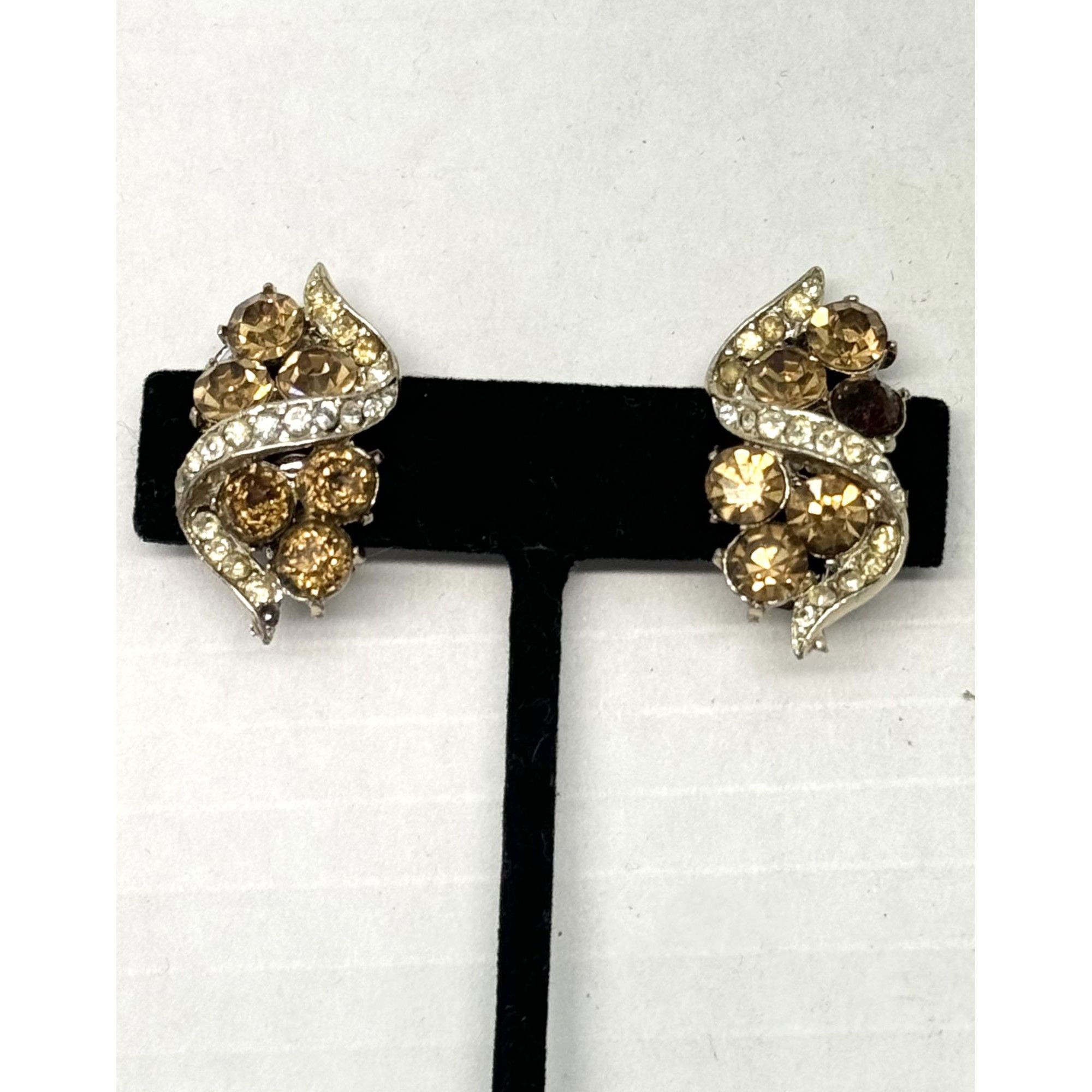 Vintage Vintage brown rhinestone clip on earrings Size ONE SIZE - 1 Thumbnail