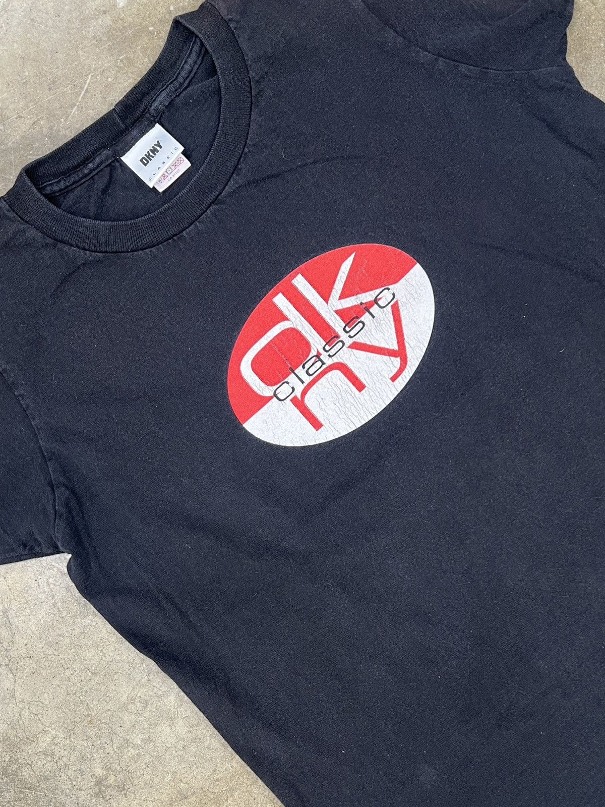 DKNY × Vintage Vintage DKNY Classic Graphic Tee Medium Size M / US 6-8 / IT 42-44 - 1 Thumbnail