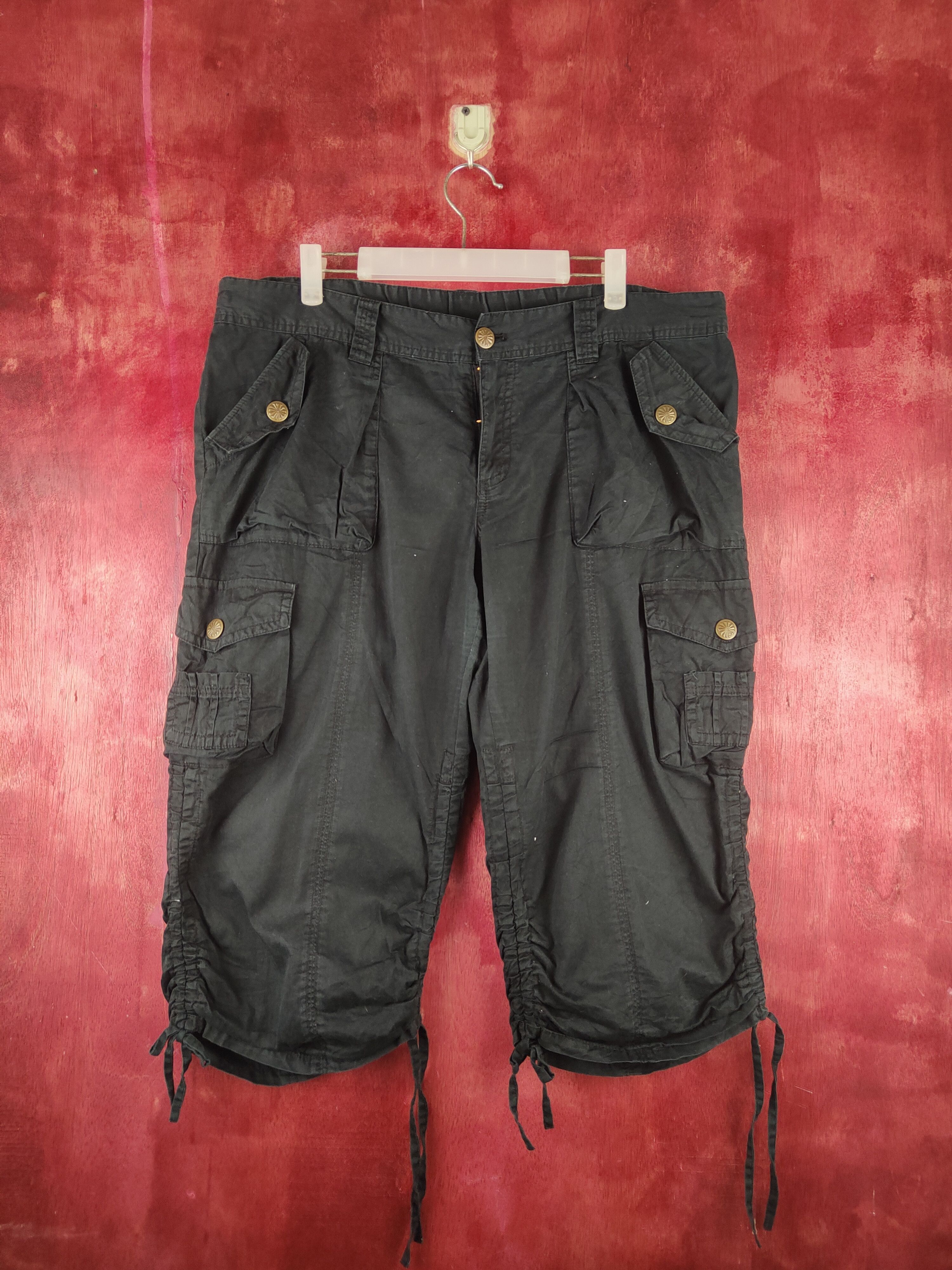 Japanese Brand Japanese Brand Black Short cargo Pants N#S49 Size US 37 - 1 Thumbnail