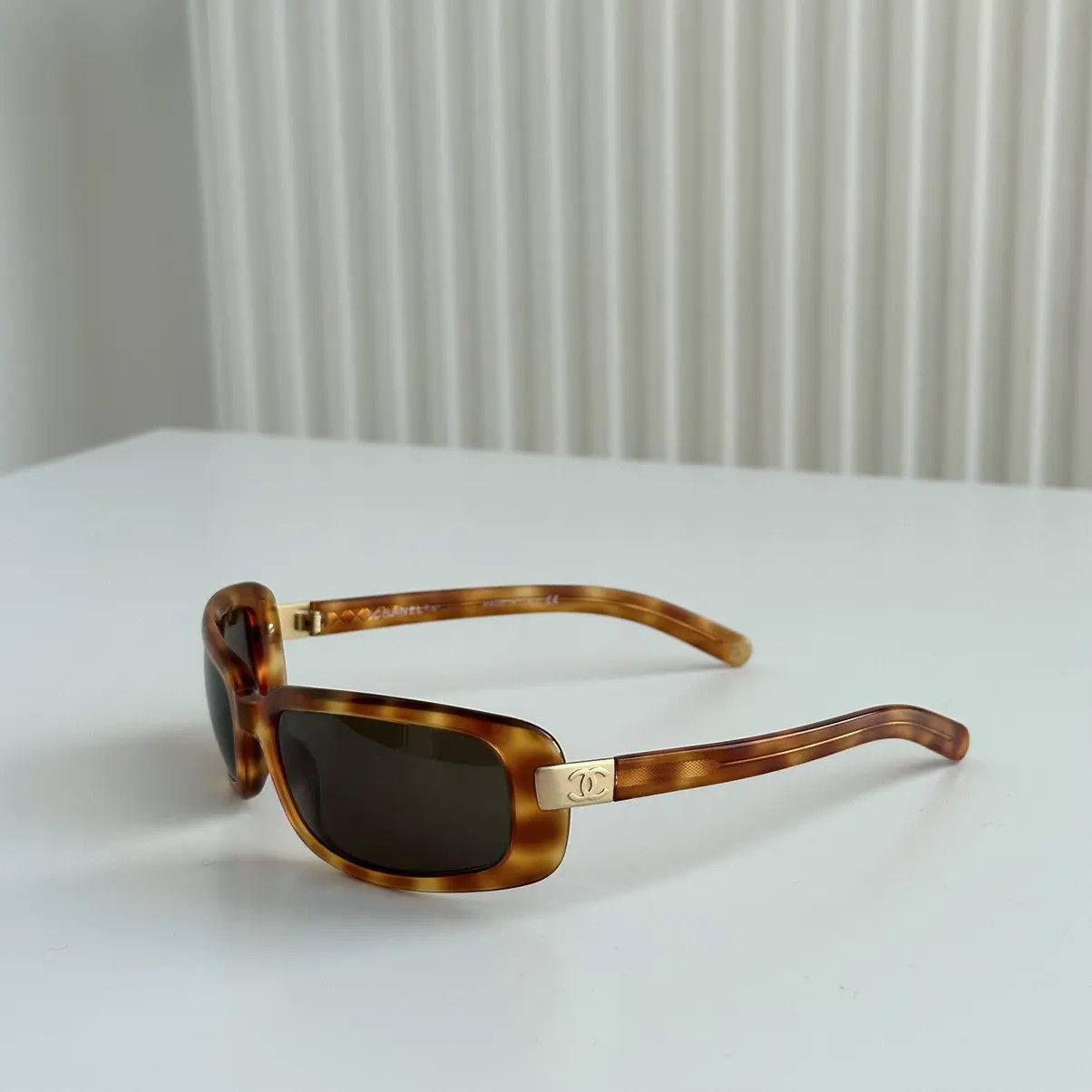 Chanel Chanel Sunglasses 5026 Rhinestone Logo Rimless Vintage Size ONE SIZE - 1 Thumbnail