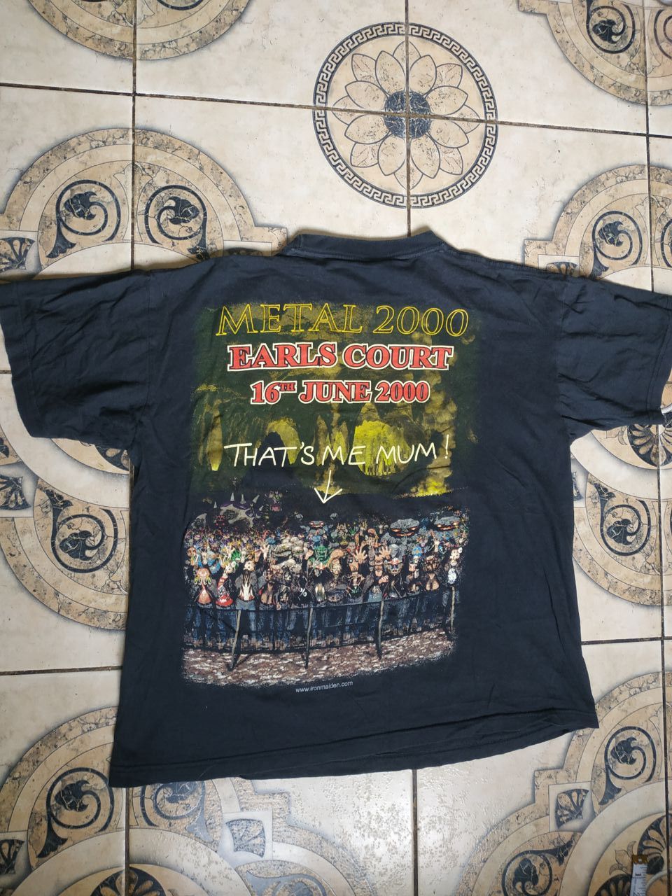 Iron Maiden Iron Maiden — 2000 Earls Court "That's Me Mum" Tee Vintage Size US M / EU 48-50 / 2 - 10 Thumbnail